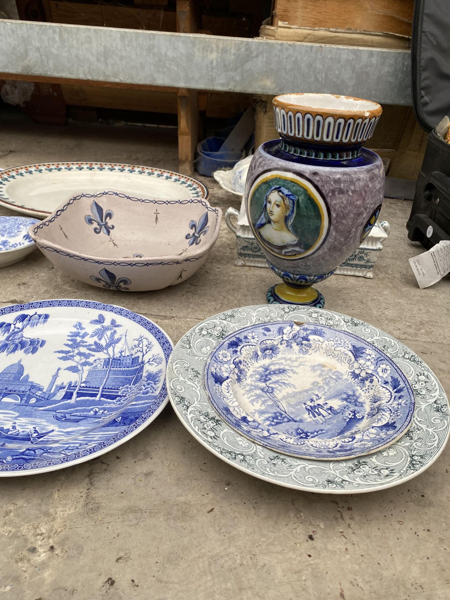 AN ASSORTMENT OF CERAMICS TO INCLUDE VASES AND BLUE AND WHITE PLATES ETC - Image 2 of 3