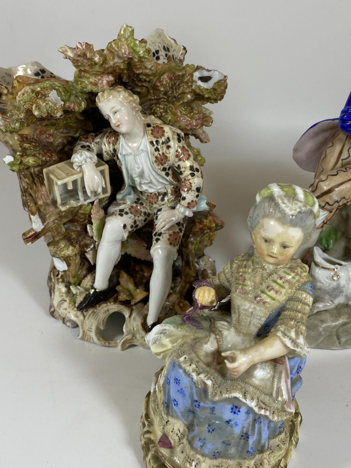 A GROUP OF THREE ANTIQUE CONTINENTAL PORCELAIN FIGURES TO INCLUDE GIRL WITH MEISSEN CROSS SWORDS - Image 3 of 7