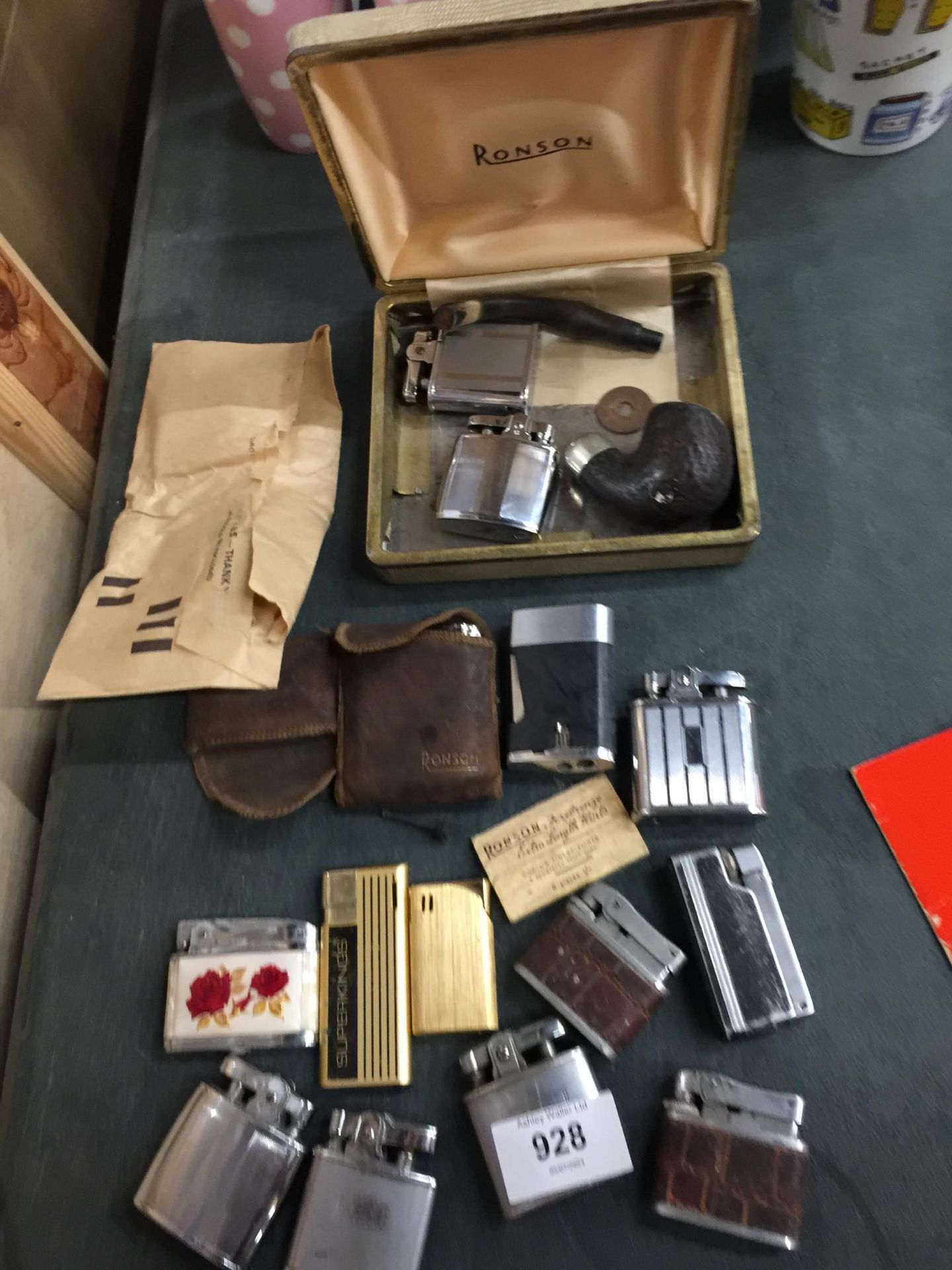 A COLLECTION OF VINTAGE LIGHTERS TO INCLUDE RONSON PLUS A RONSON BOX - Image 4 of 4