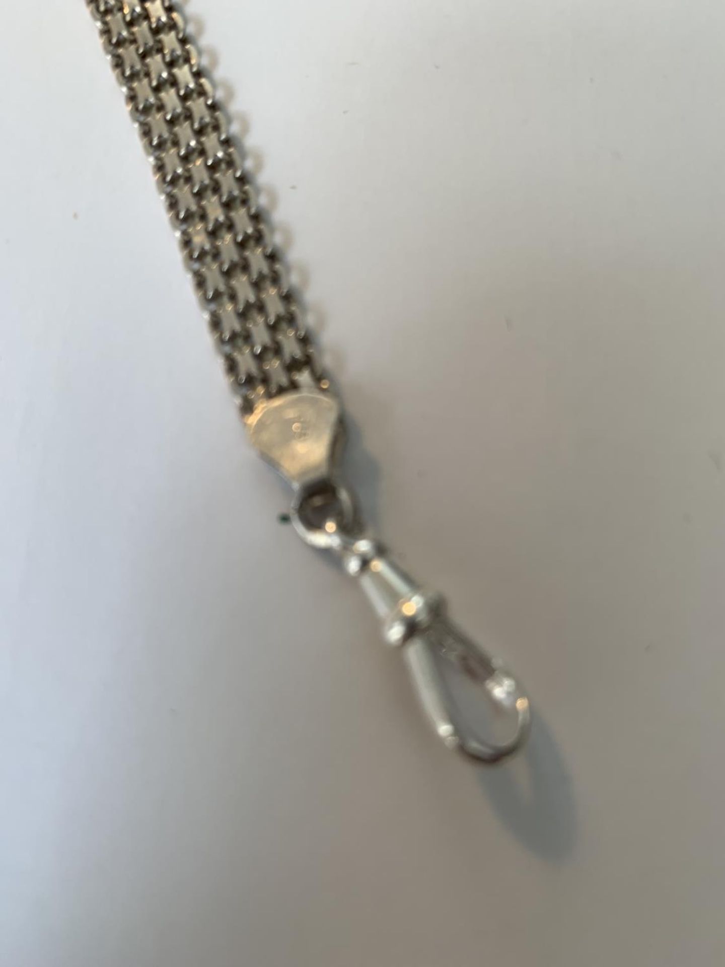 A SILVER HALF ALBERT WATCH CHAIN - Image 3 of 4