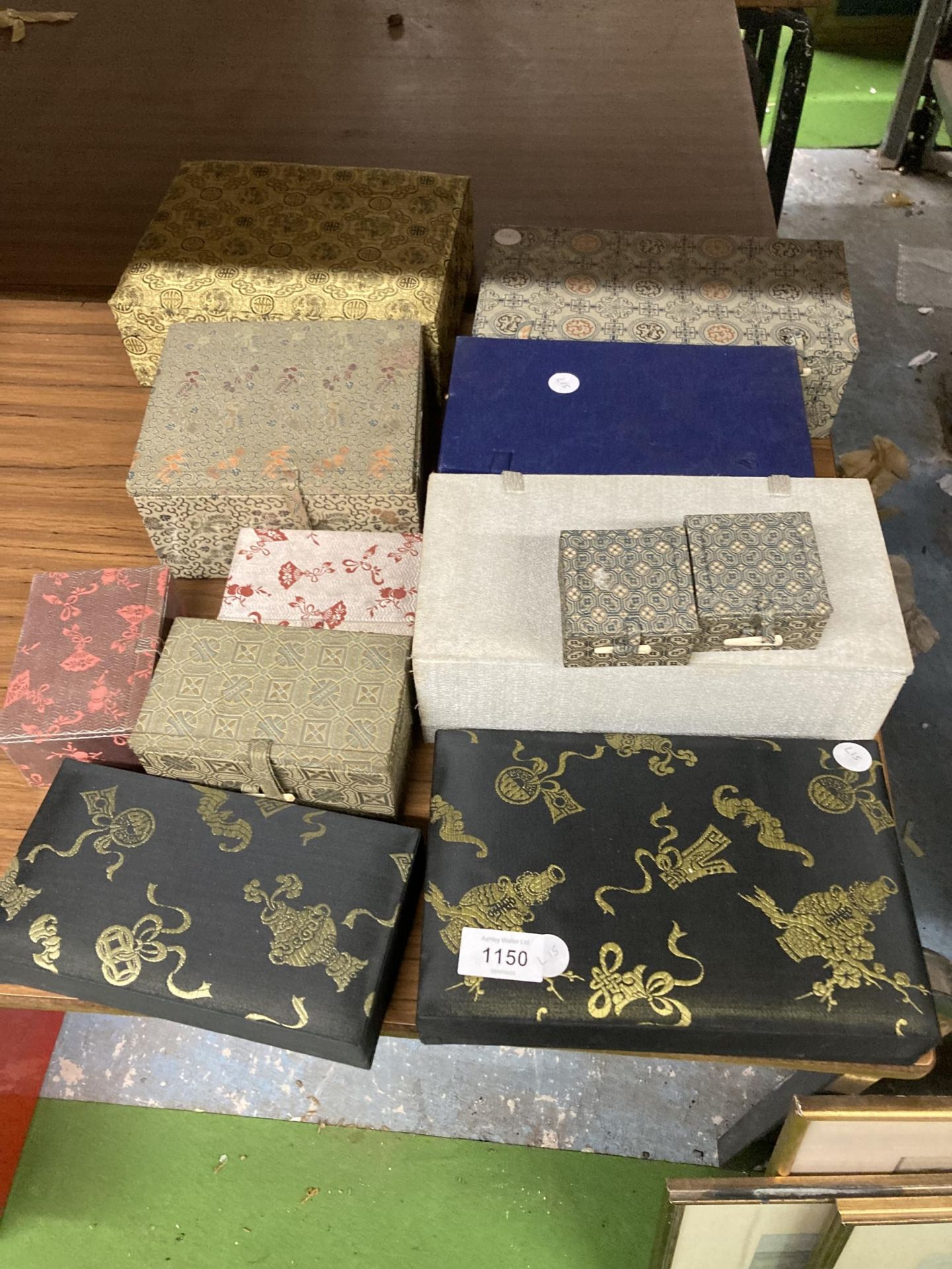 A MIXED LOT OF VINTAGE ORIENTAL SILK AND FURTHER BOXES