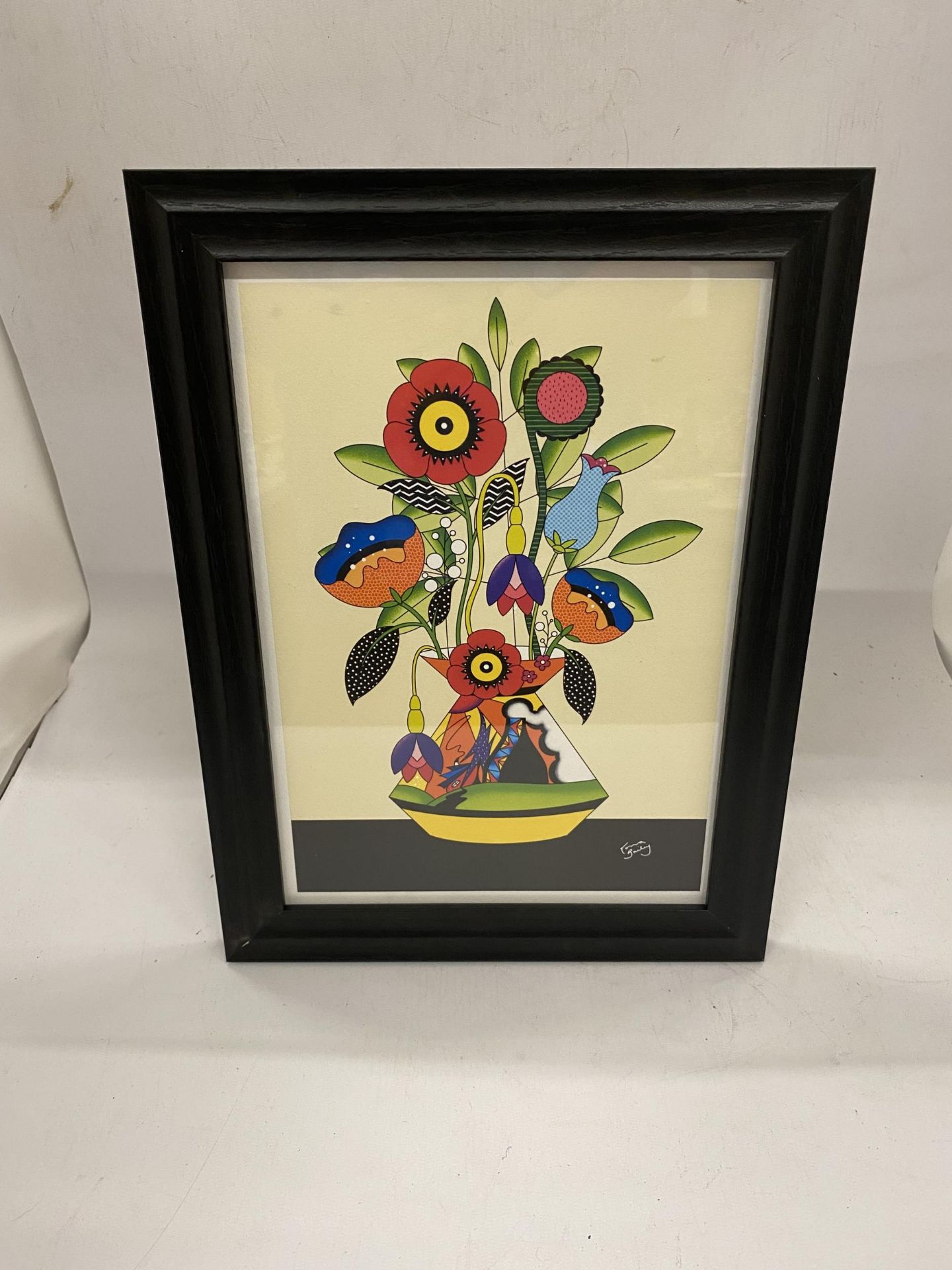 A LORNA BAILEY PRINT OF FLOWERS IN A VASE 26CM X 35.5CM