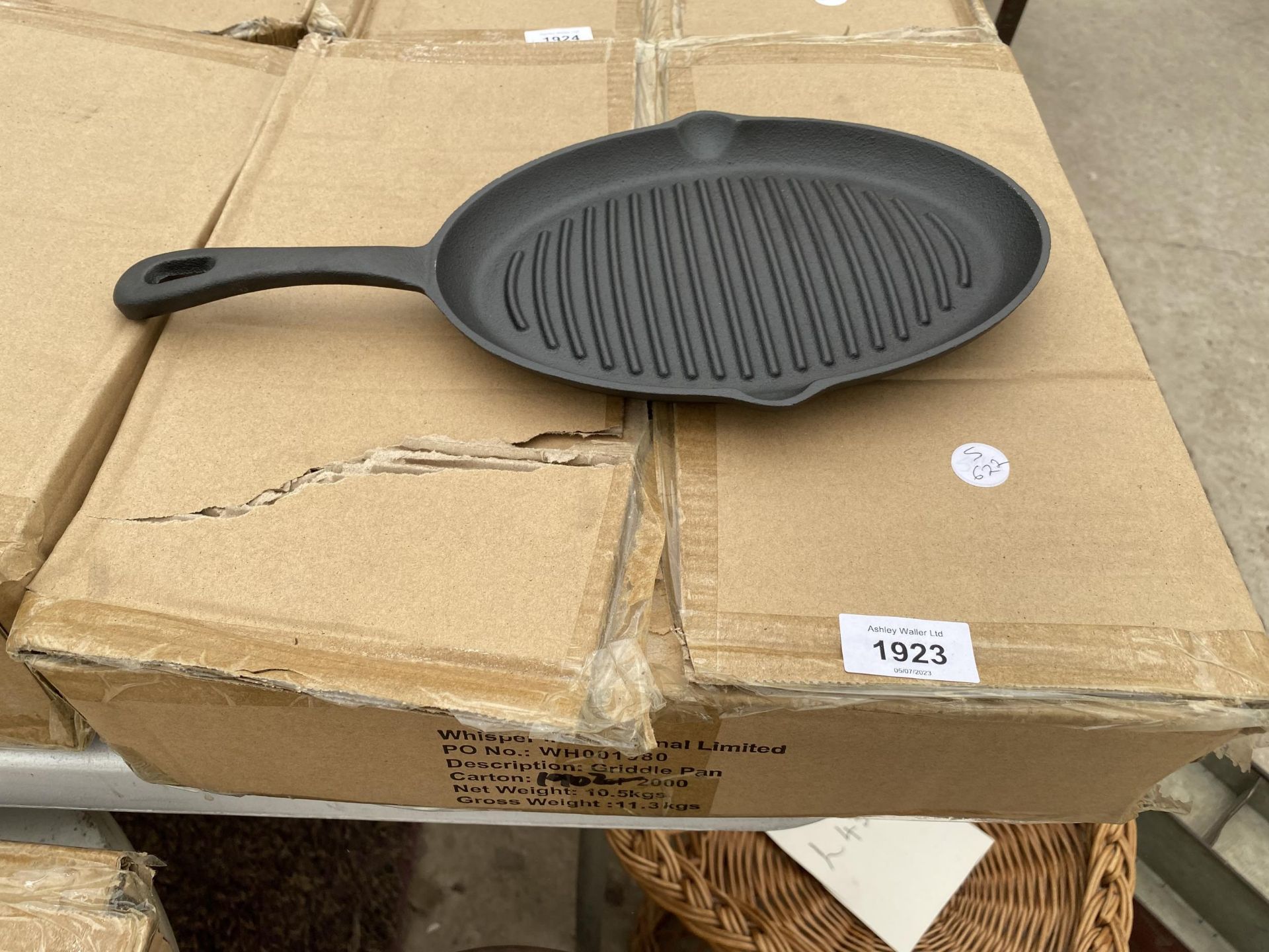 APPROXIMATELY TEN AS NEW AND BOXED CAST IRON SKILLET PANS