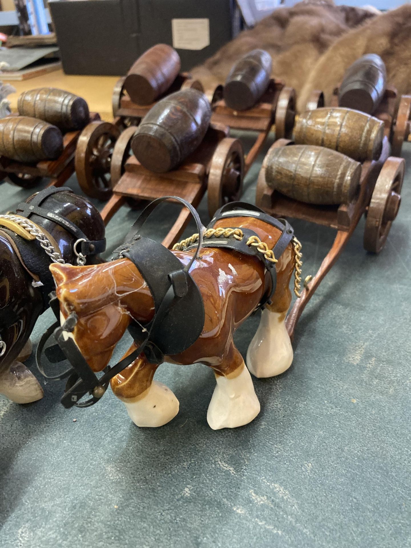 A GROUP OF SHIRE HORSE MODELS WITH WOODEN CARTS - Bild 2 aus 4