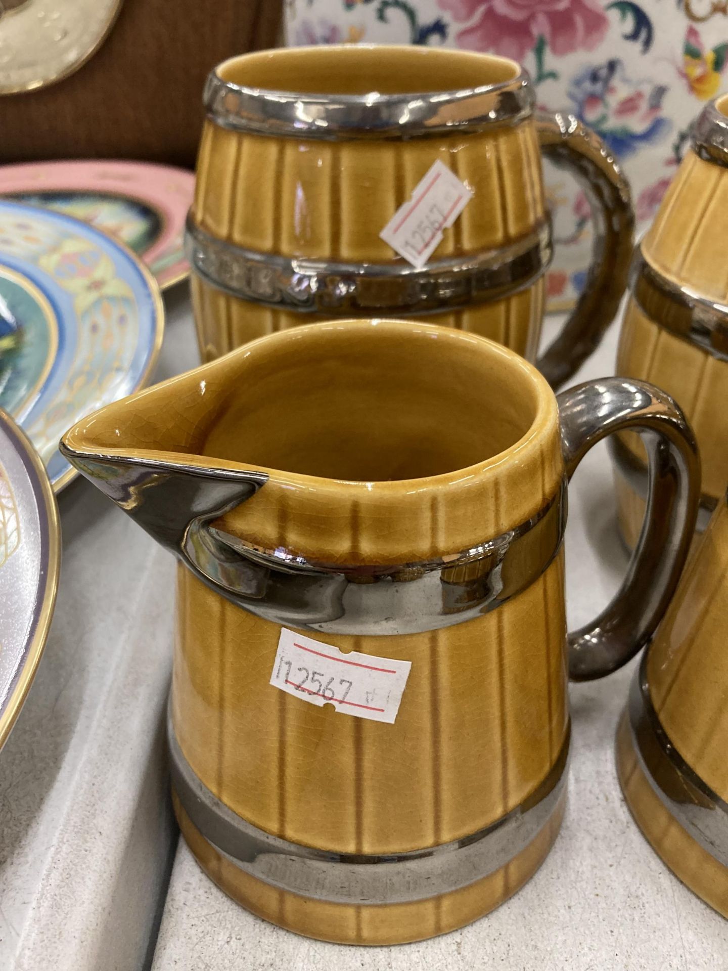 A COLLECTION OF WADE BARREL SHAPED TANKARDS PLUS A JUG - Image 3 of 4