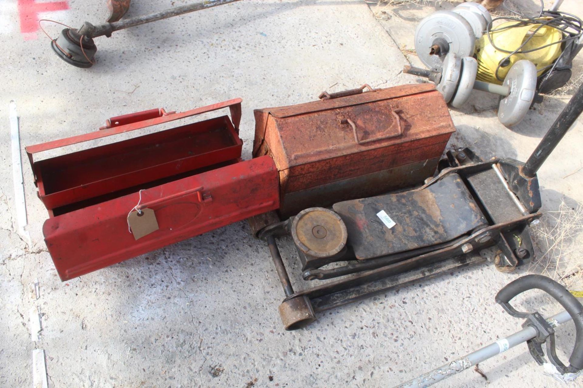 TROLLEY JACK (WORKING) AND 2 RED TOOL BOXES NO VAT - Image 2 of 2