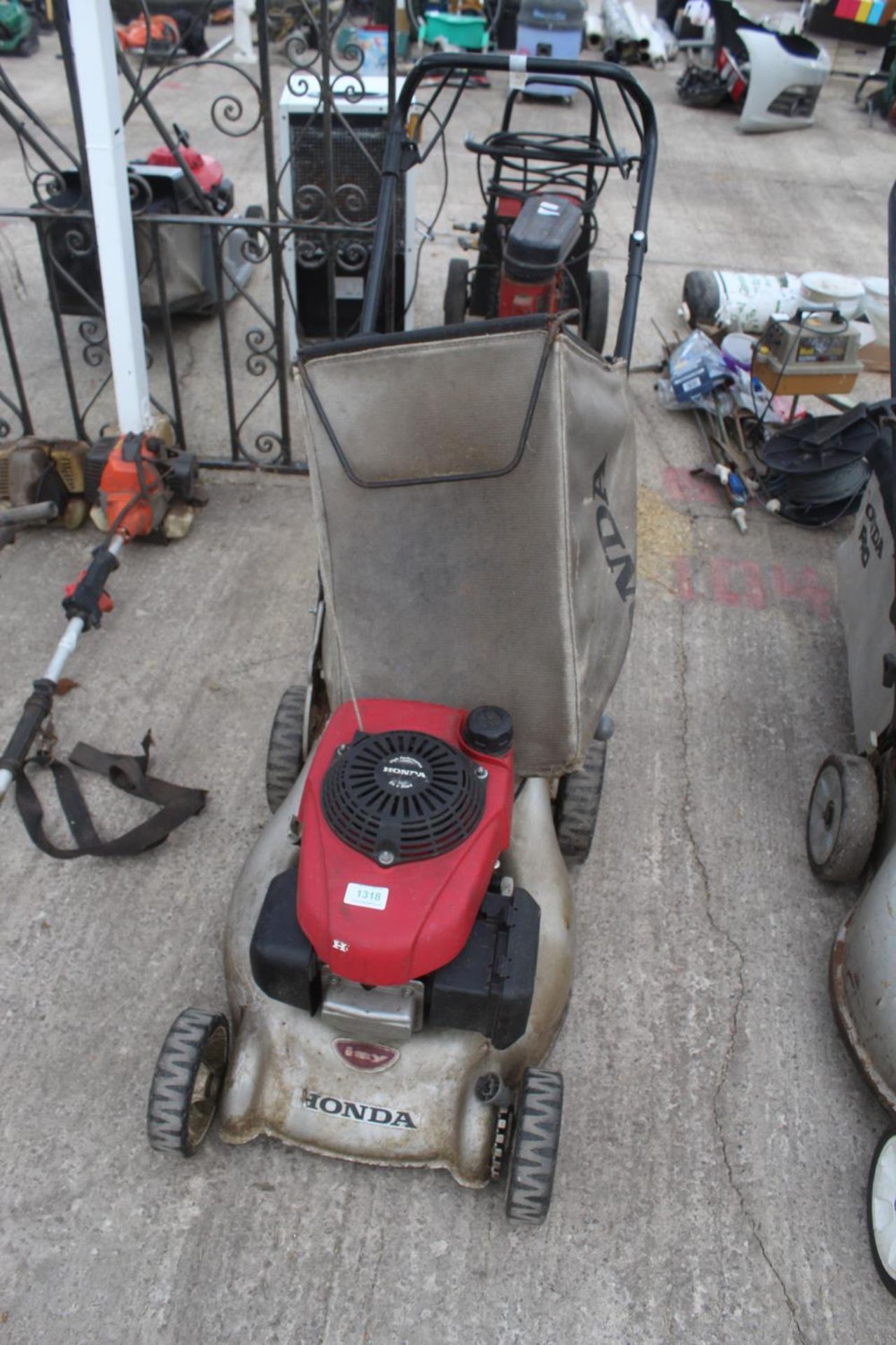 HONDA MOWER 12Y (WORKING) NO VAT