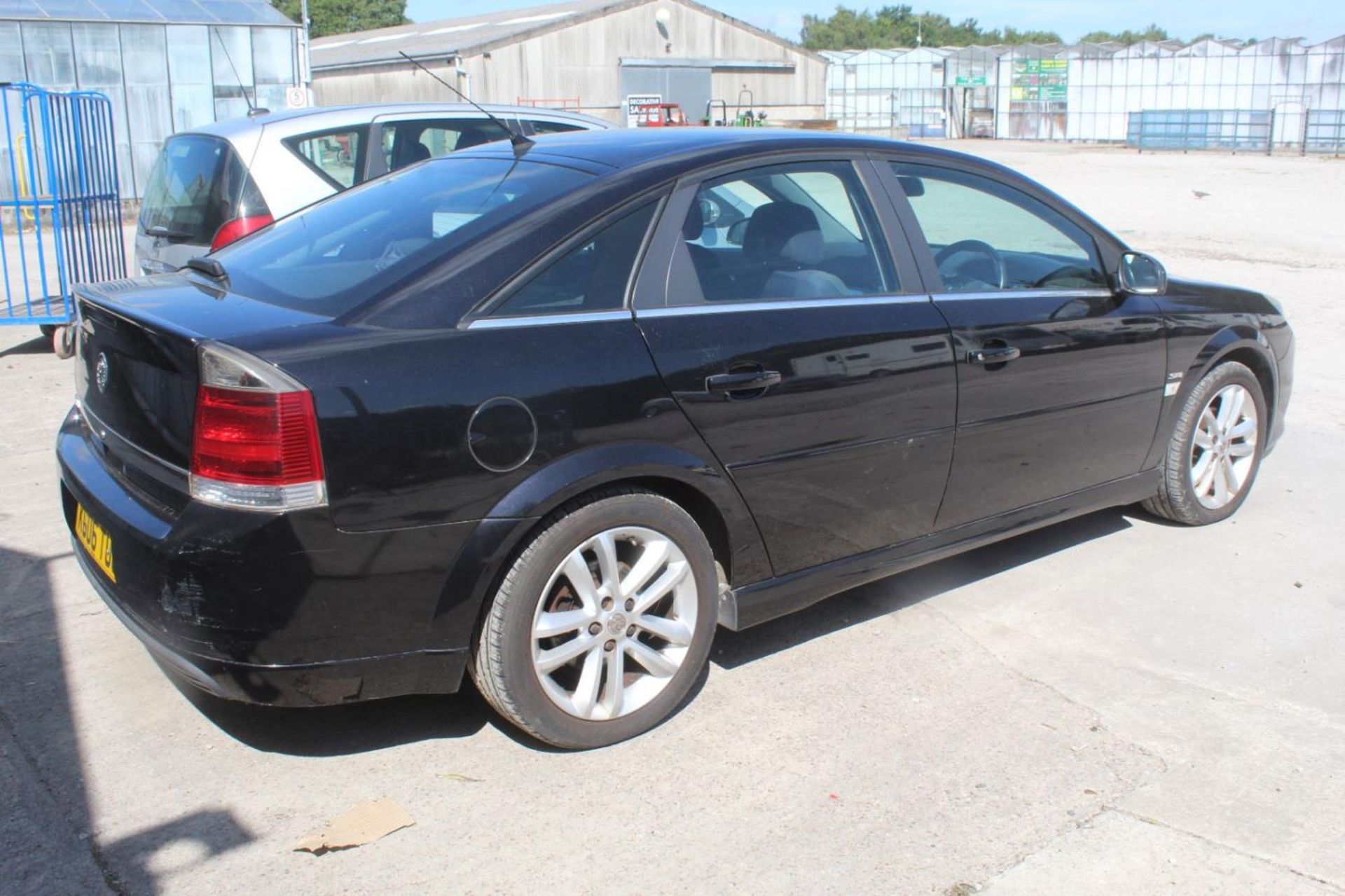 VAUXHALL VECTRA BLACK 2006 KG06 TUU MILEAGE 107000 LOTS OF SERVICE HISTORY AND GOOD RUNNER NO VAT - Image 3 of 6