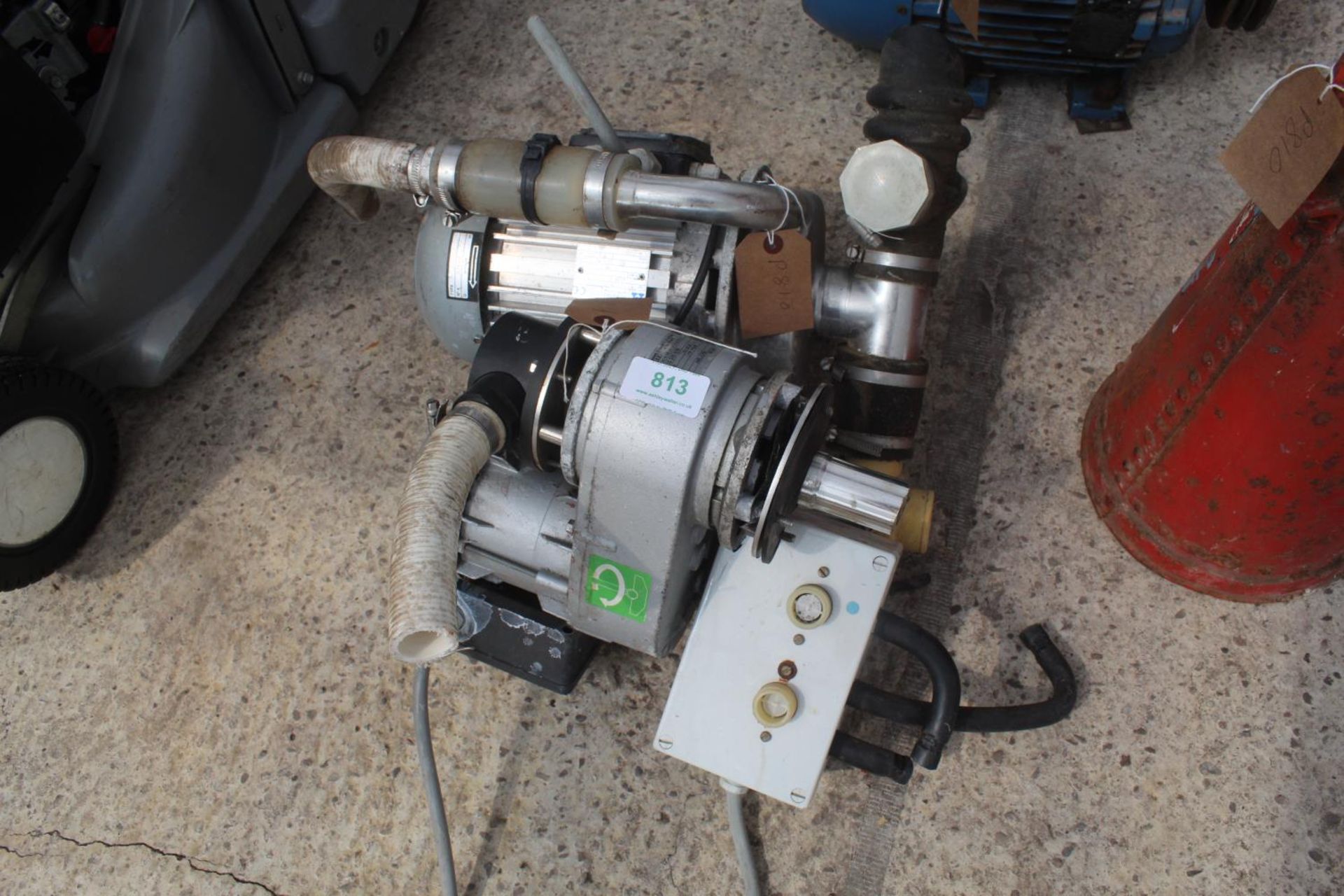 A TANK WASHER PUMP + VAT - Image 2 of 3
