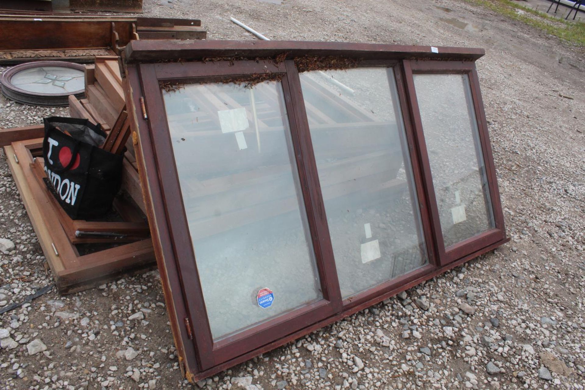 6 WOODEN WINDOW FRAMES NO VAT - Image 2 of 2