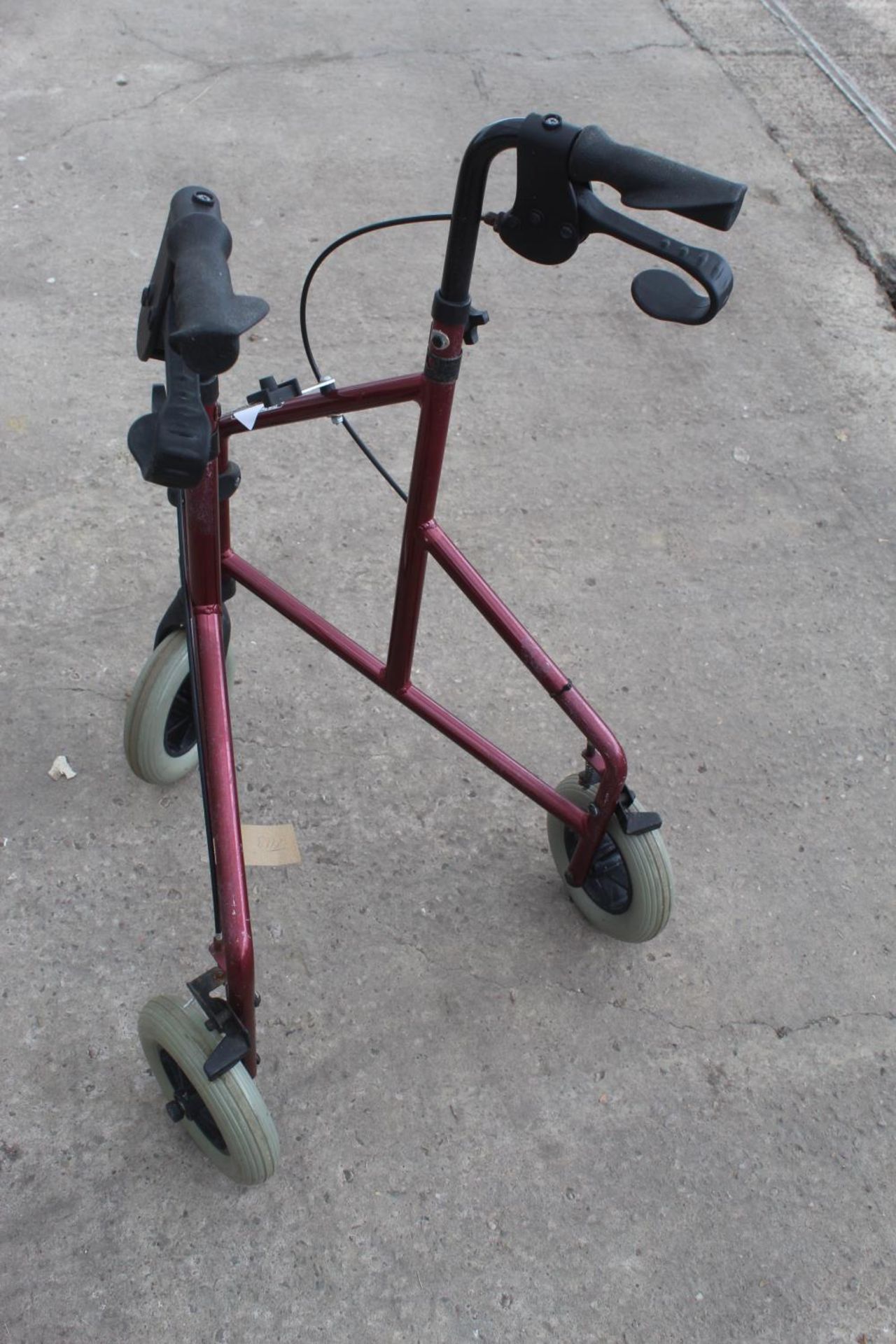 WALKING AID NO VAT - Image 2 of 2