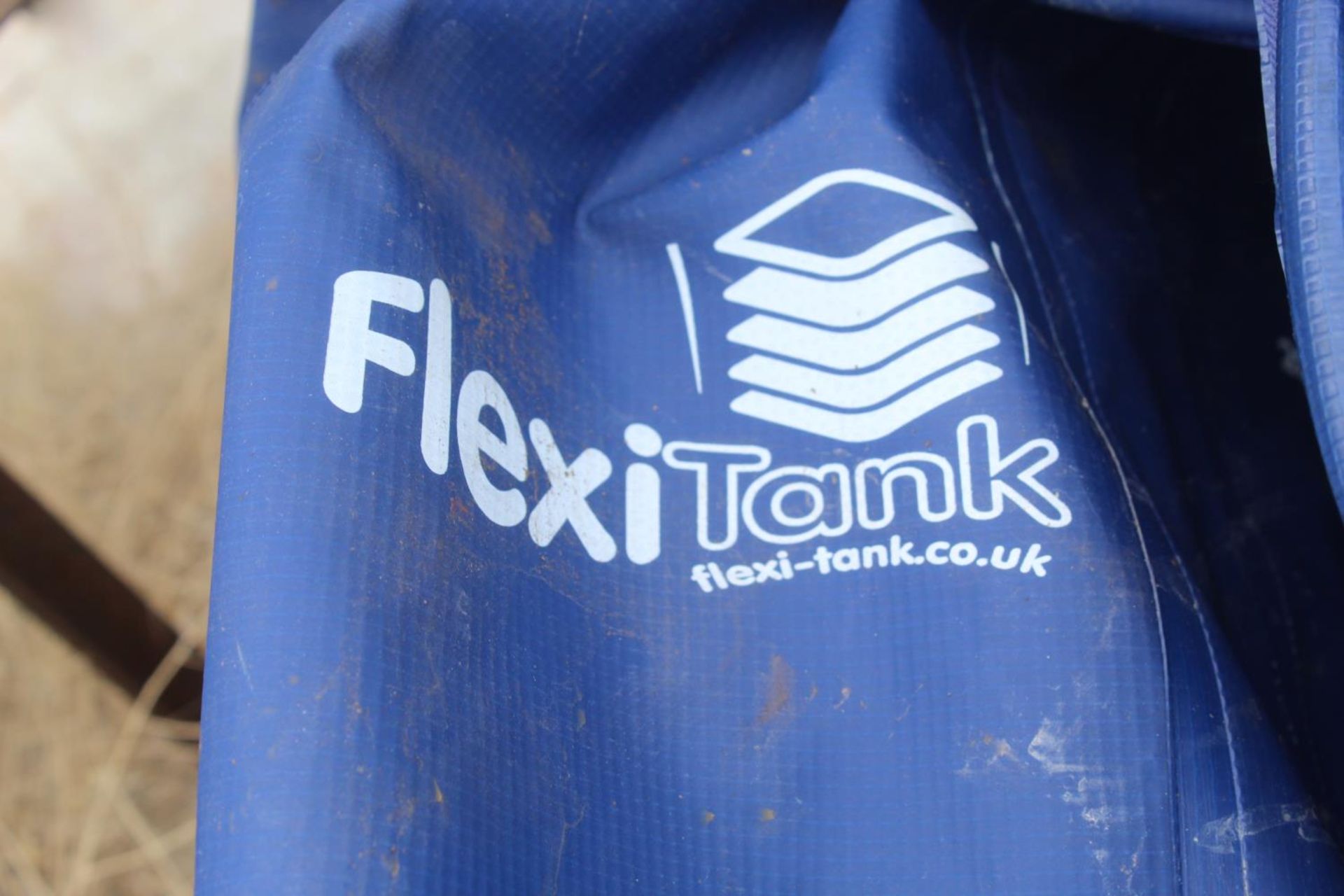 100 LITRE WATER FLEXI TANK AND 400 LITRE WATER FLEXI TANK NO VAT - Image 2 of 3