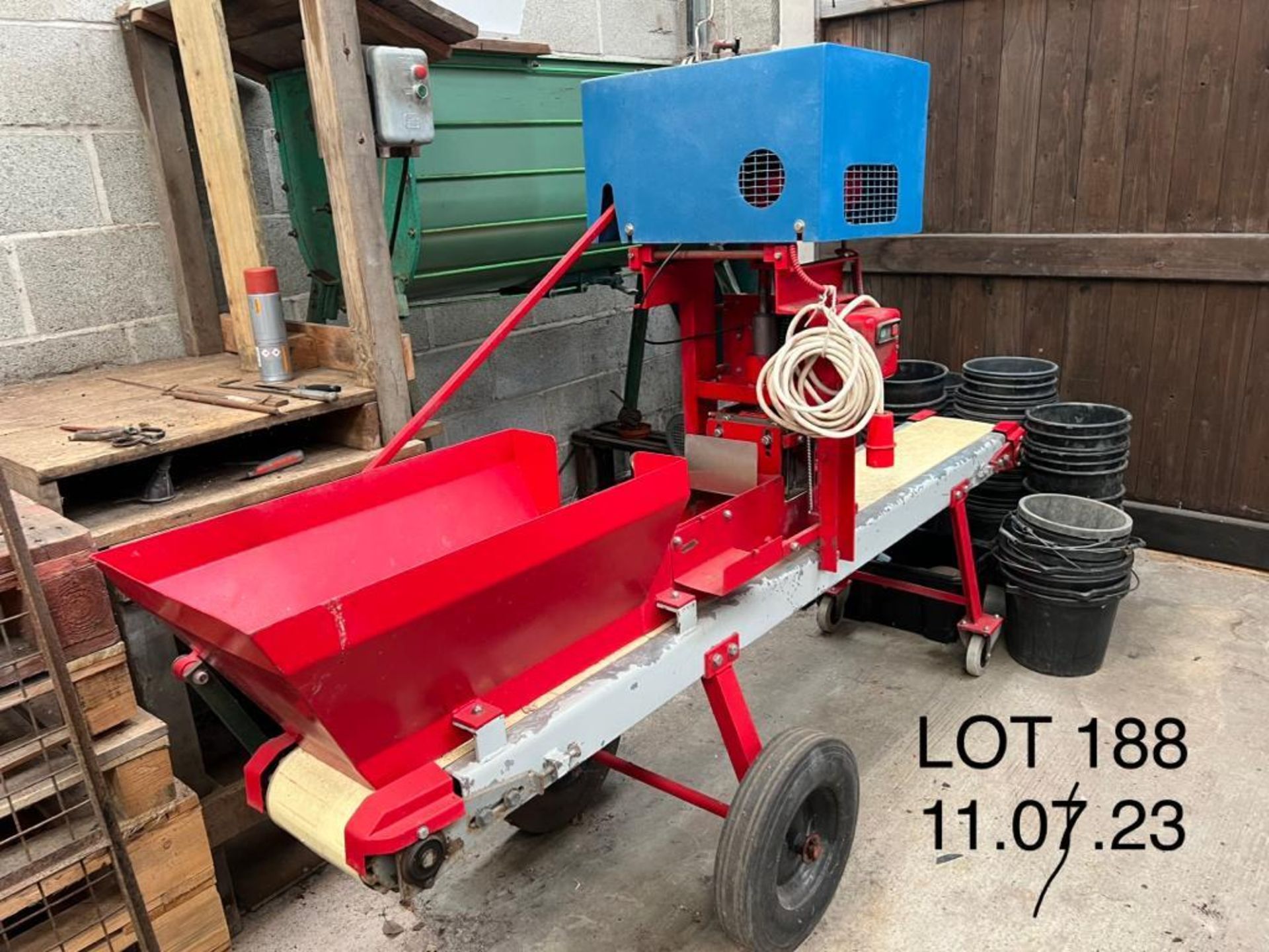 OLIC ANA BLOCK MAKER WITH 5 ROW SOWER, CONVEYOR 90" LONG & 11" WIDE (BELT 8.5" WIDE) GOOD WORKING