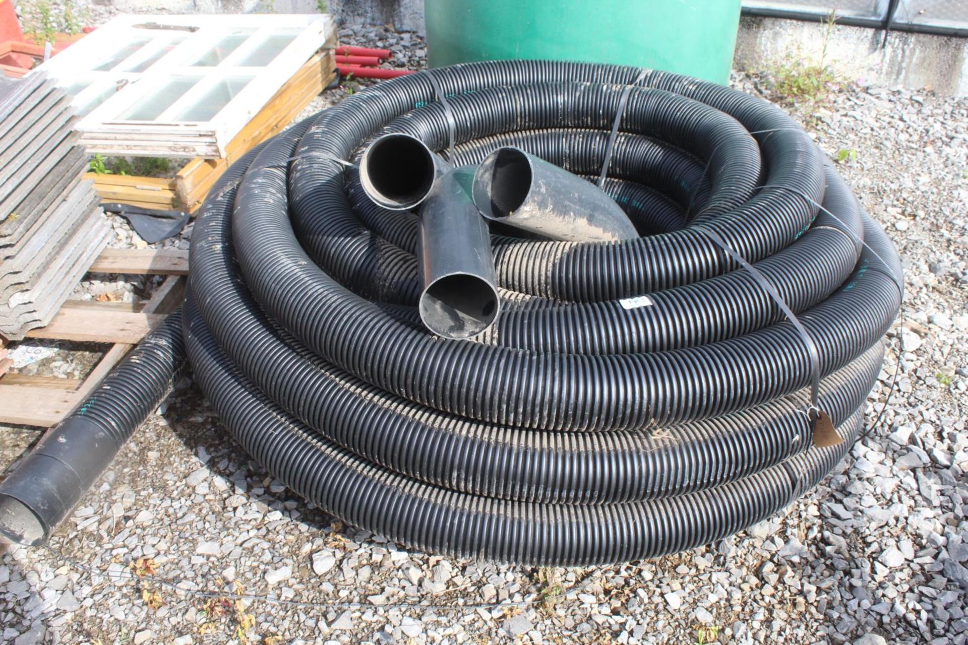 BLACK DUCTING + VAT