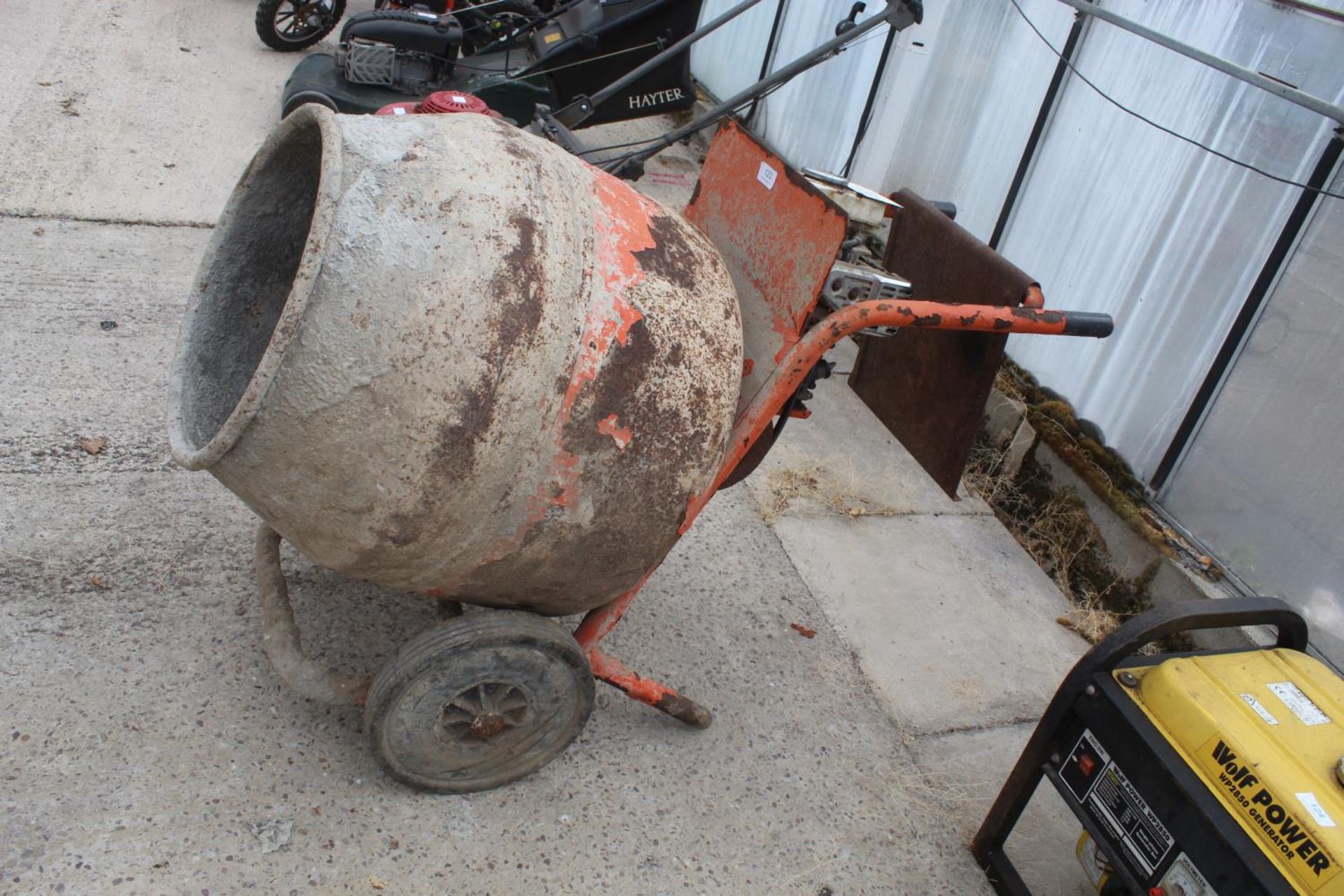 BELLE CEMENT MIXER NO VAT - Image 2 of 3