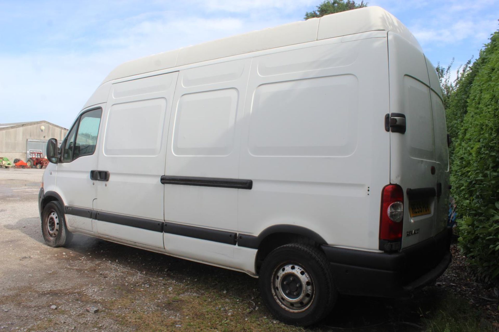 A RENAULT MASTER LH35 VAN MANUAL RE59PGV MOT 24/01/24 FIRST REG 2009 APPROX 250000 MILES - Image 3 of 5