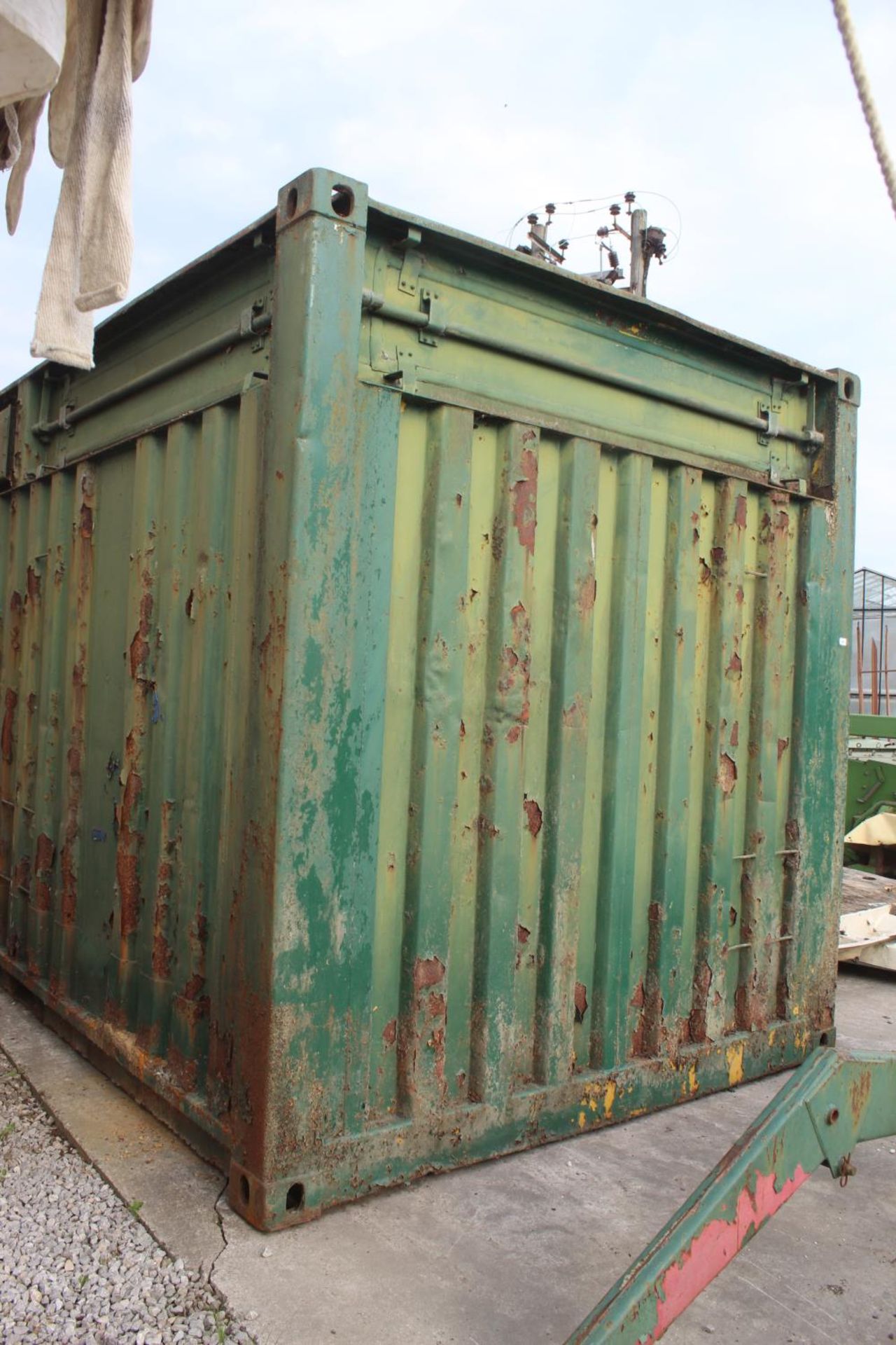 A GREEN METAL 20 FT CONTAINER + VAT - Image 2 of 5