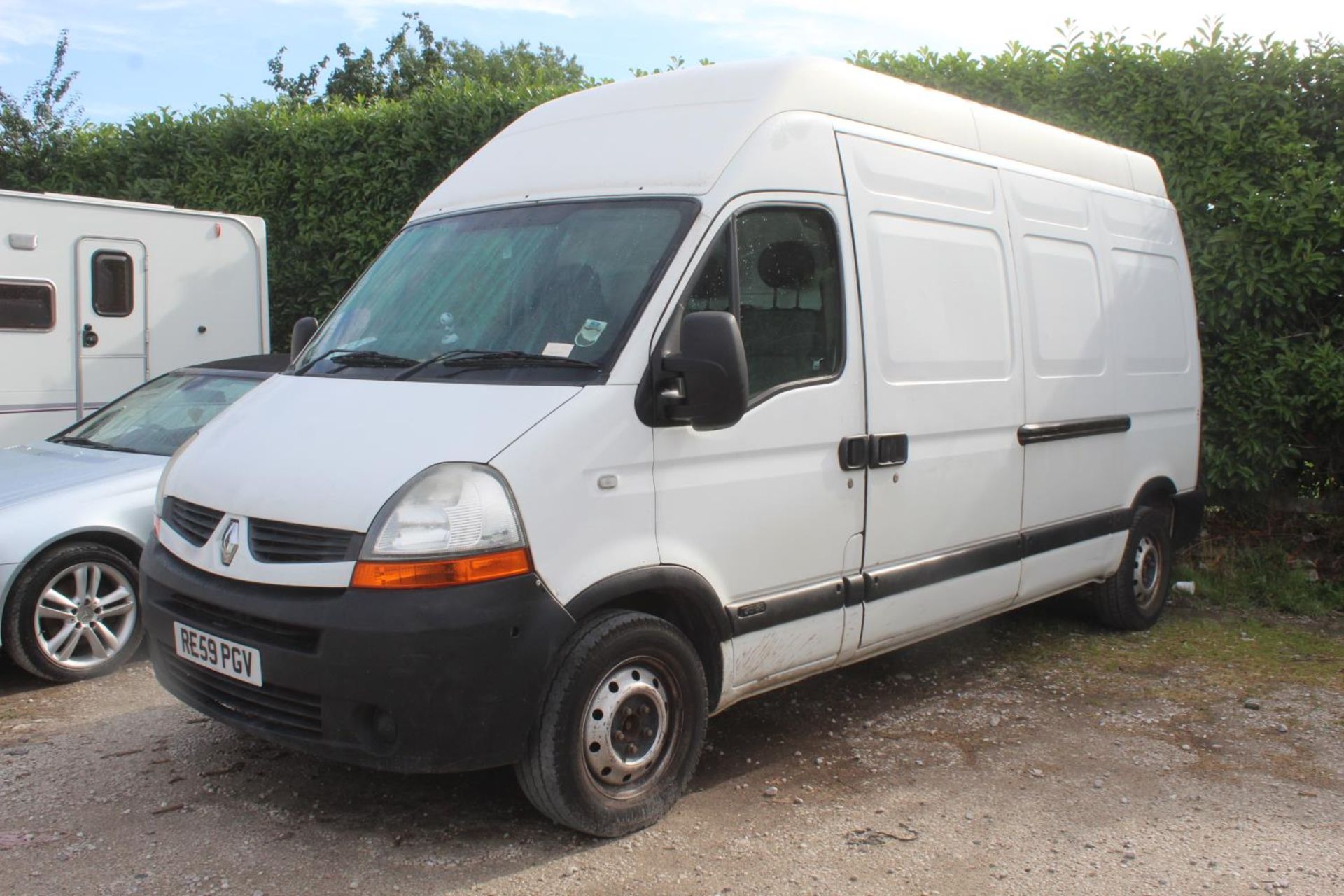 A RENAULT MASTER LH35 VAN MANUAL RE59PGV MOT 24/01/24 FIRST REG 2009 APPROX 250000 MILES