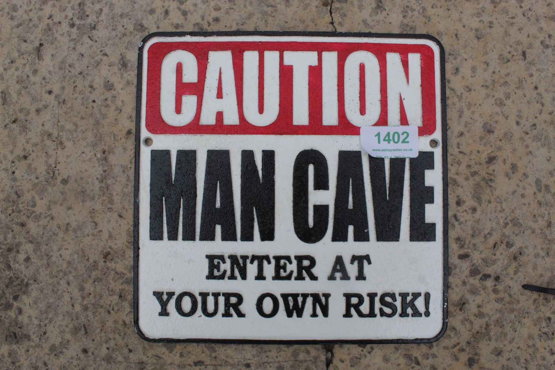 MAN CAVE SIGN + VAT