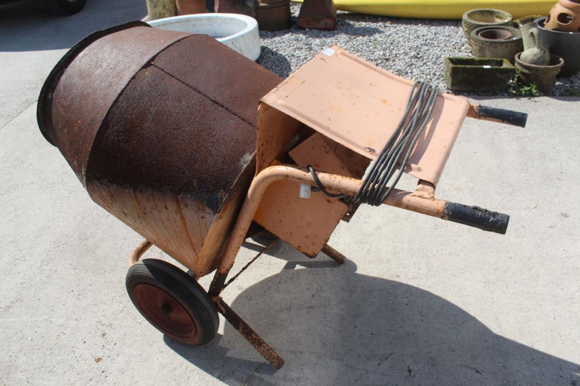 AN ELECTRIC CEMENT MIXER - NO VAT - Image 2 of 3
