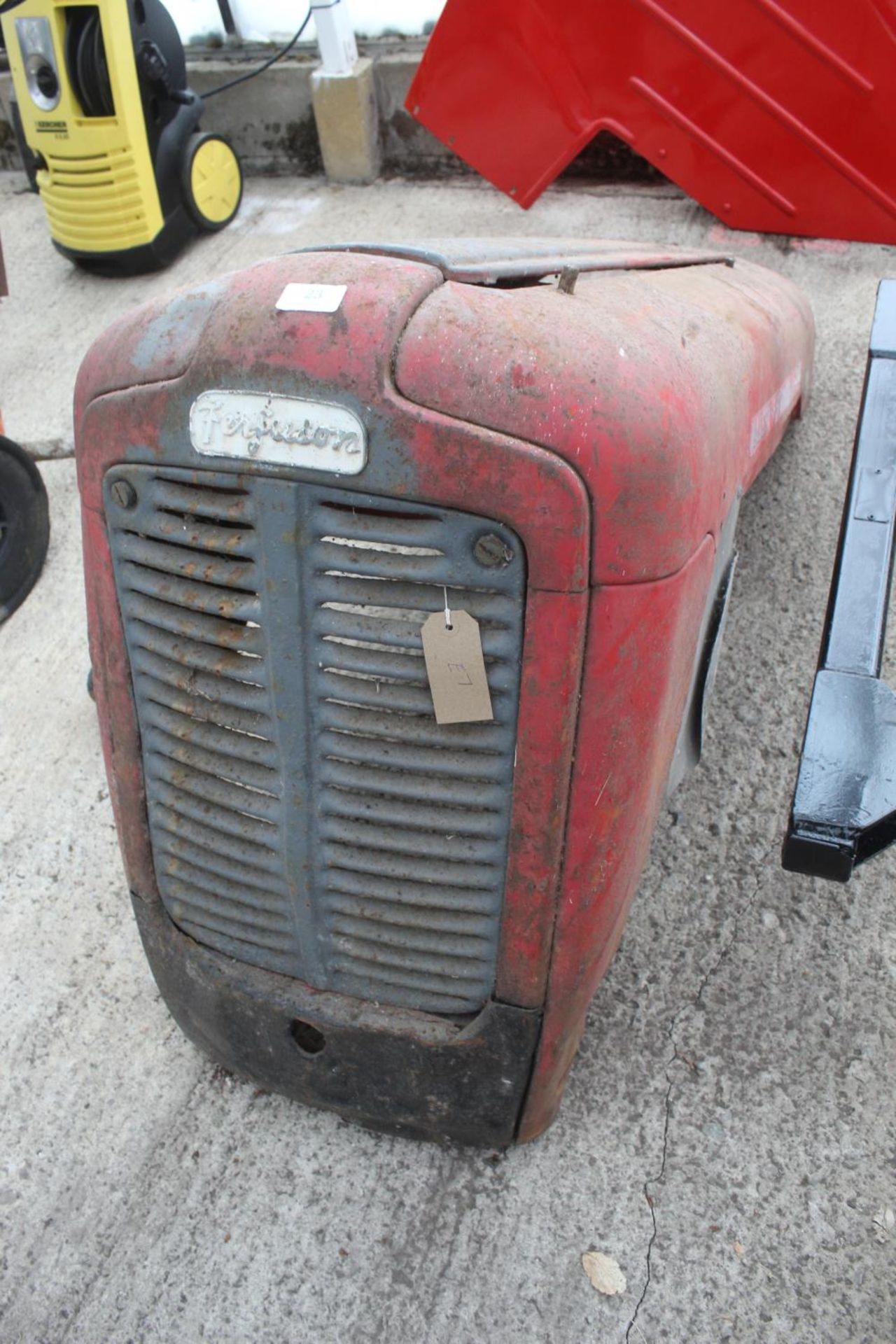 A MASSEY FERGUSON 35 TRACTOR BONNET NO VAT - Image 2 of 2