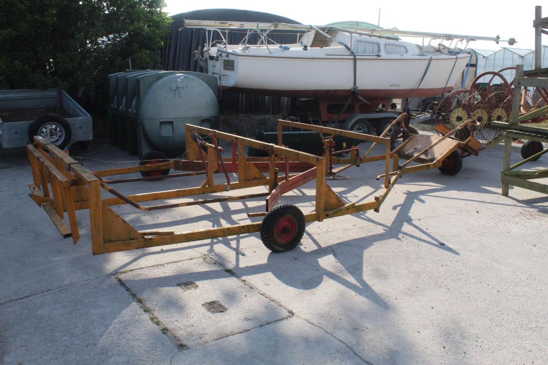 A TRAILED FLAT EIGHT BALE SLEDGE COMPLETE WITH BALER CONNECTIONS PLUS VAT - Image 2 of 2