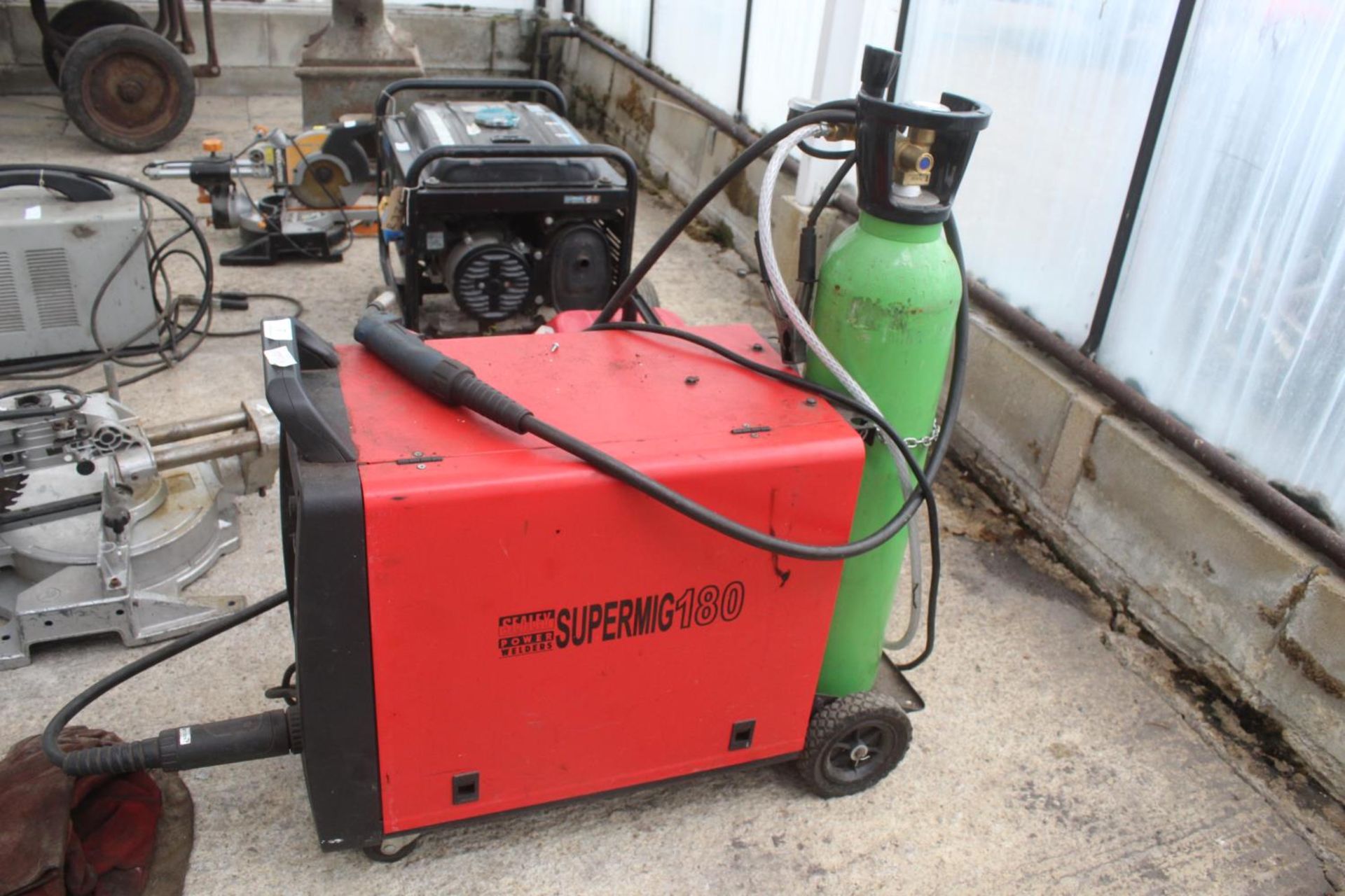 A SEALEY SUPER MIG 180 WELDER WITH GLOVES NO VAT - Image 2 of 2