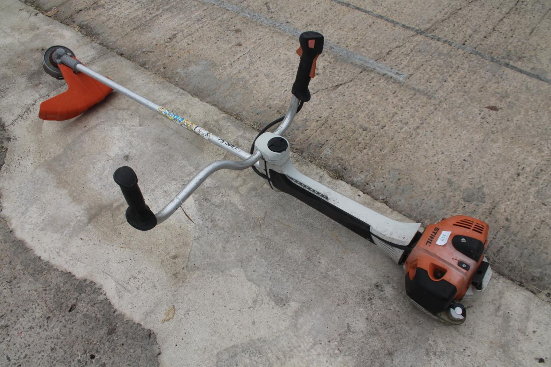 STIHL STRIMMER FS380C (WORKING) + VAT - Image 2 of 2