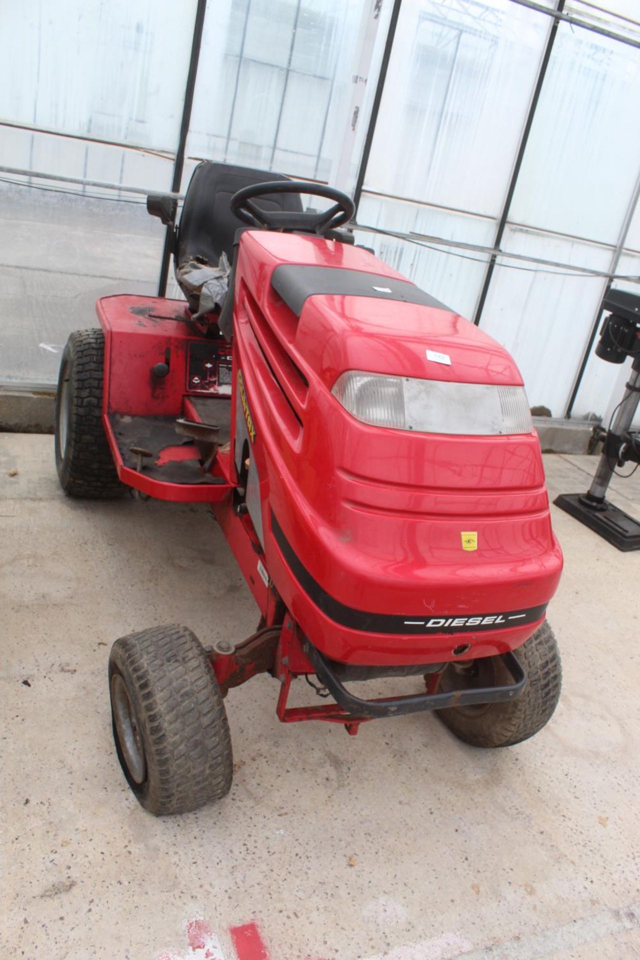 COUNTAX D18-50 DIESEL RIDE ON MOWER NEEDS BATTERY BUT DOES RUN NO VAT - Image 2 of 3