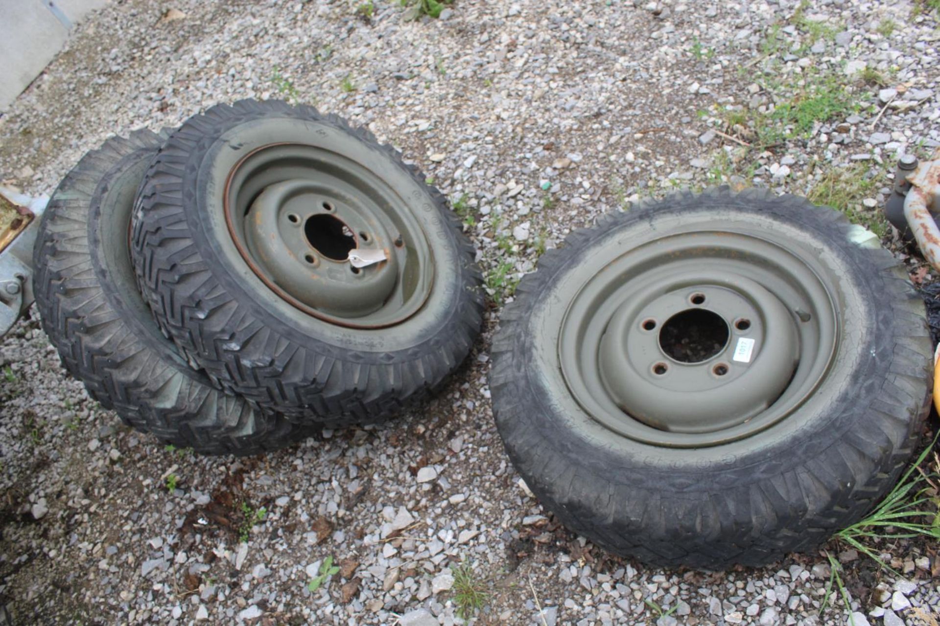 3 LAND ROVER WHEEL AND TYRE 16.5 X 16 NO VAT