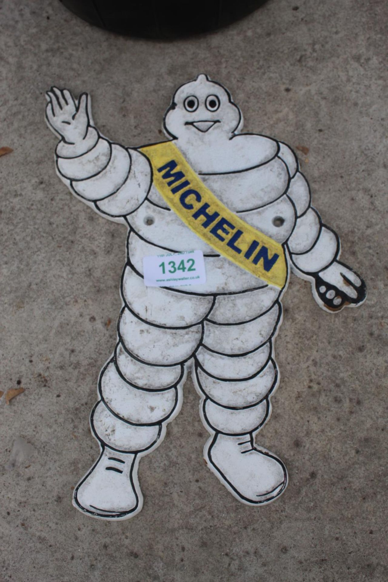 MICHELIN SIGN + VAT