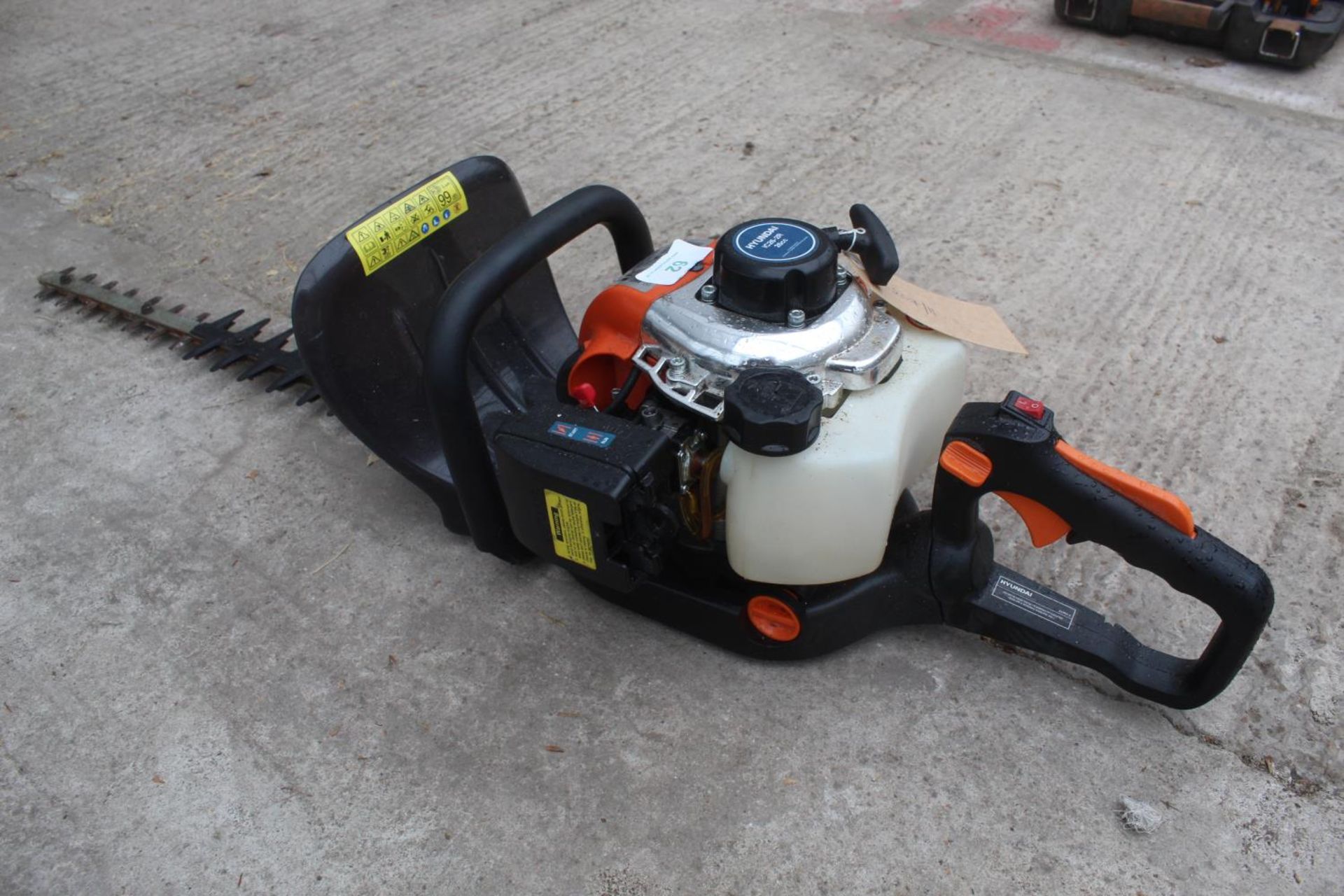 HYUNDAI HEDGE CUTTER IC 26 / ZR NO VAT - Image 2 of 2