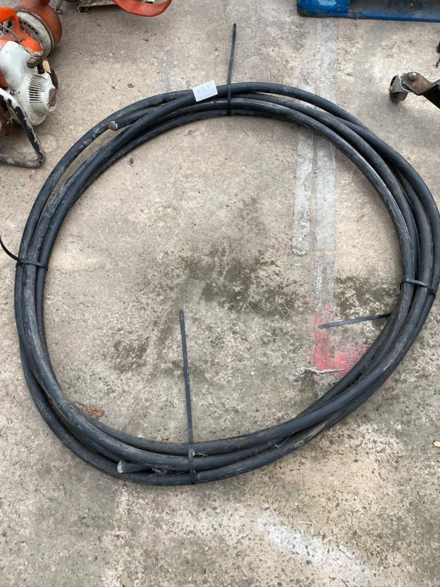 APPROXIMATELY 15 METRES OF THICK ARMORED CABLE - NO VAT
