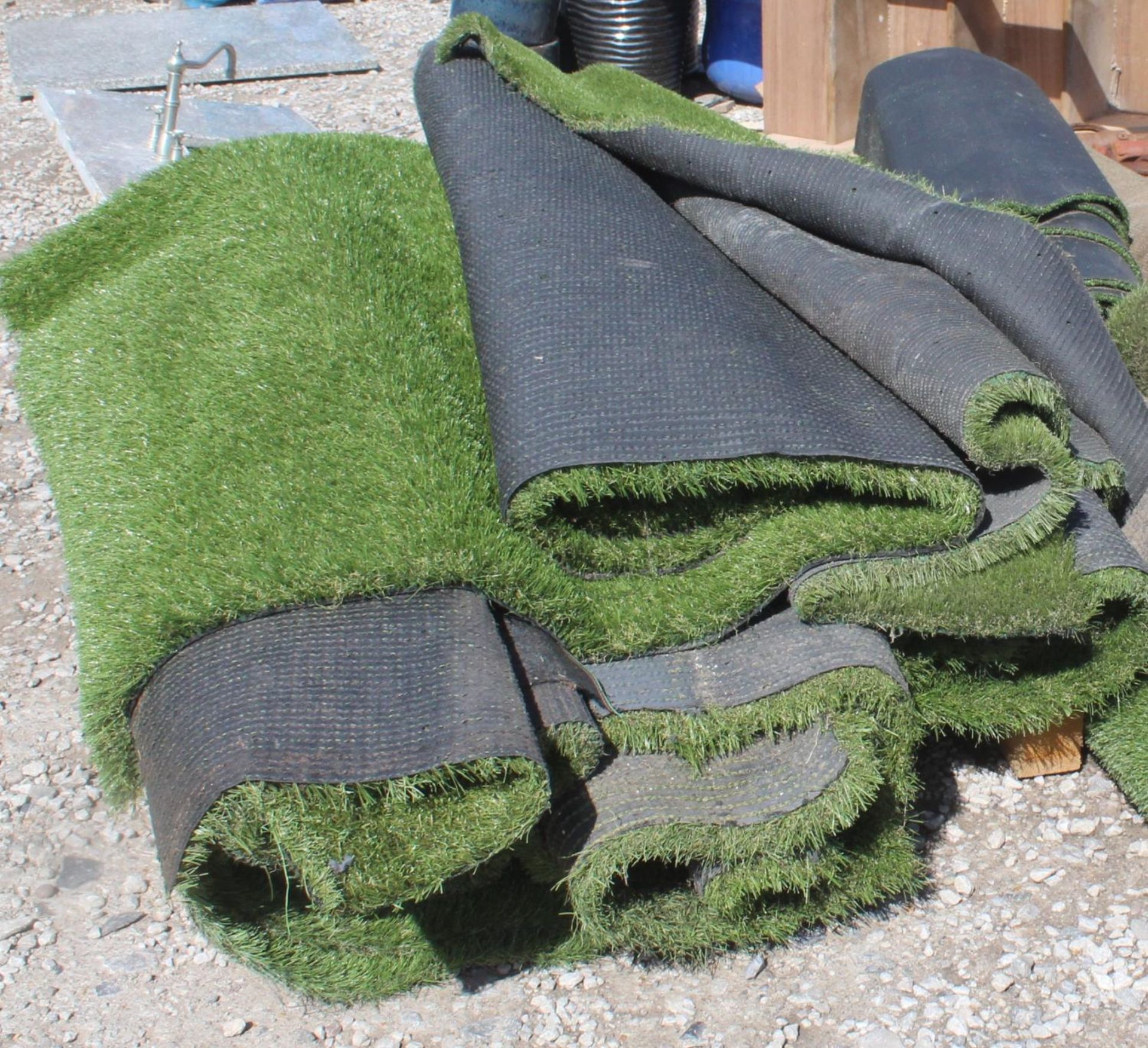 APPROX 8 PCS OF ASTRO TURF AS NEW NO VAT