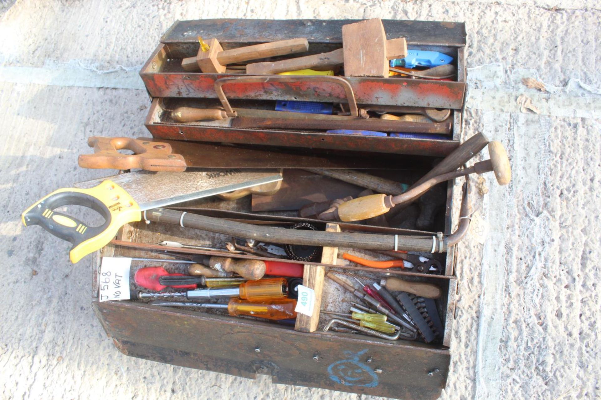 A TOOL BOX OF VARIOUS TOOLS - NO VAT