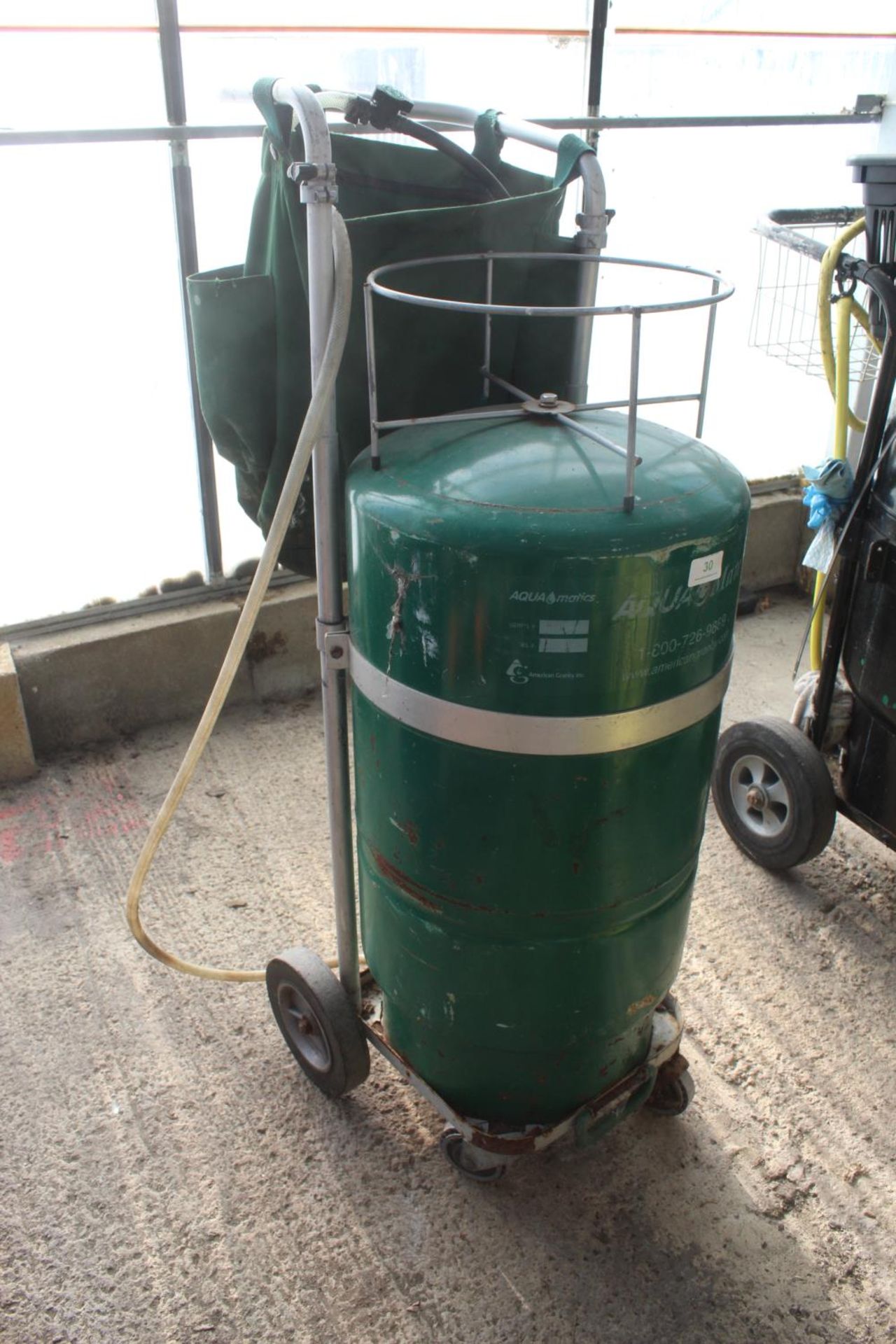 A PRESURISED WATER TANK ON TROLLEY BASE FOR GREENHOUSE PLANT WATERING WITH HOSE NO VAT