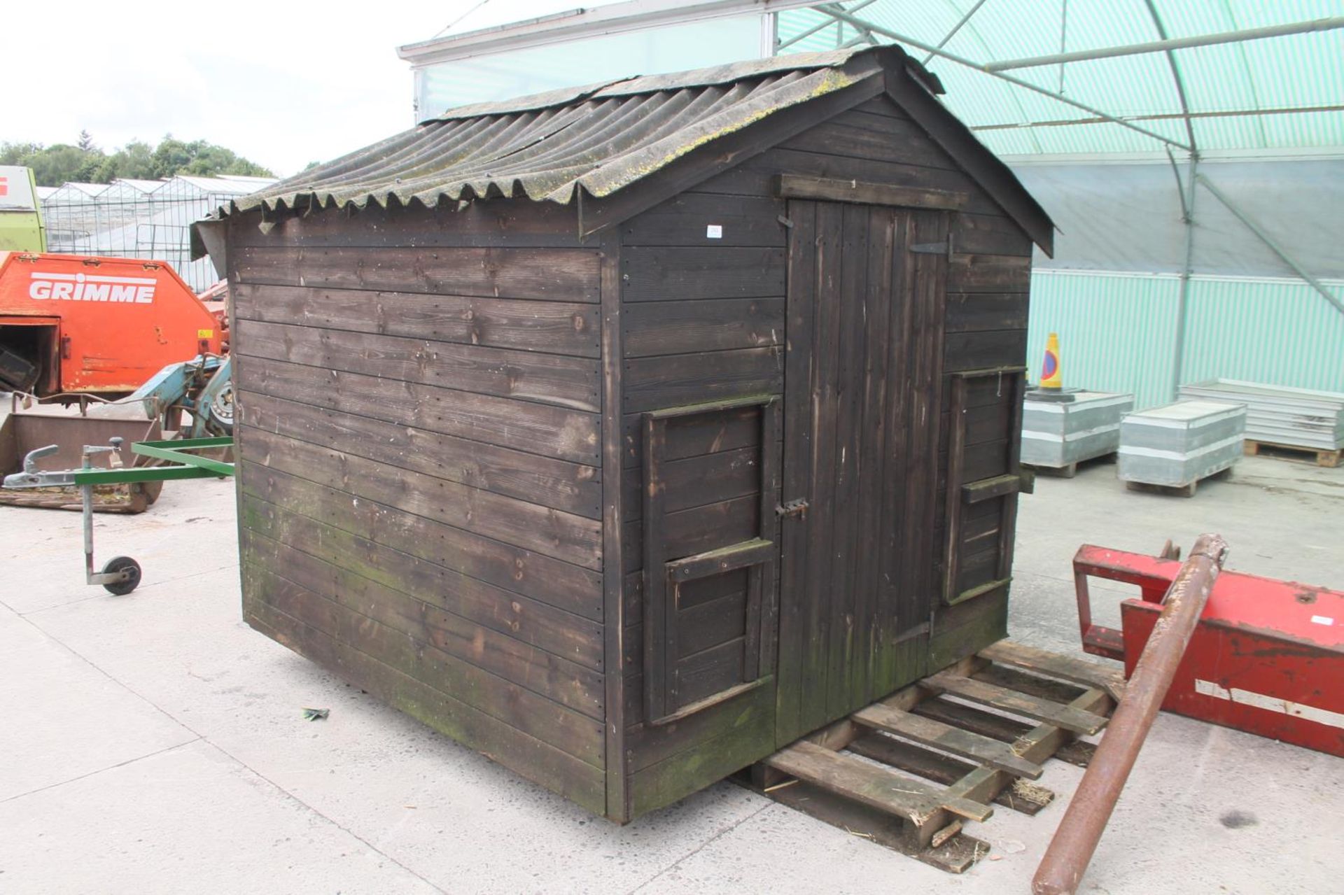 POULTRY HOUSE WITH LAYING BOX 68" WIDE 73"LONG 65" HIGH NO VAT