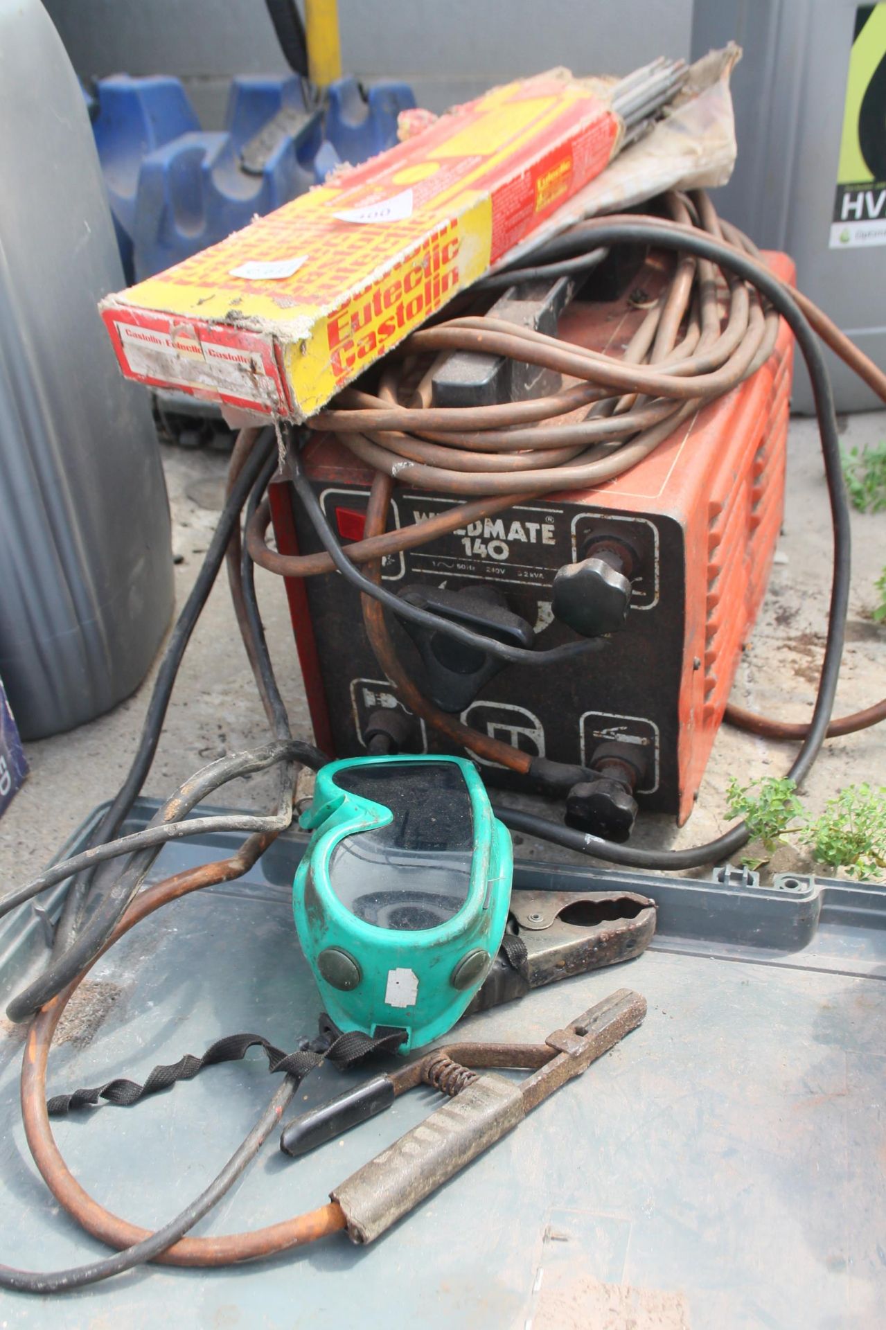 ELECTRIC WELDER AND RODS (GWO) NO VAT - Image 2 of 2