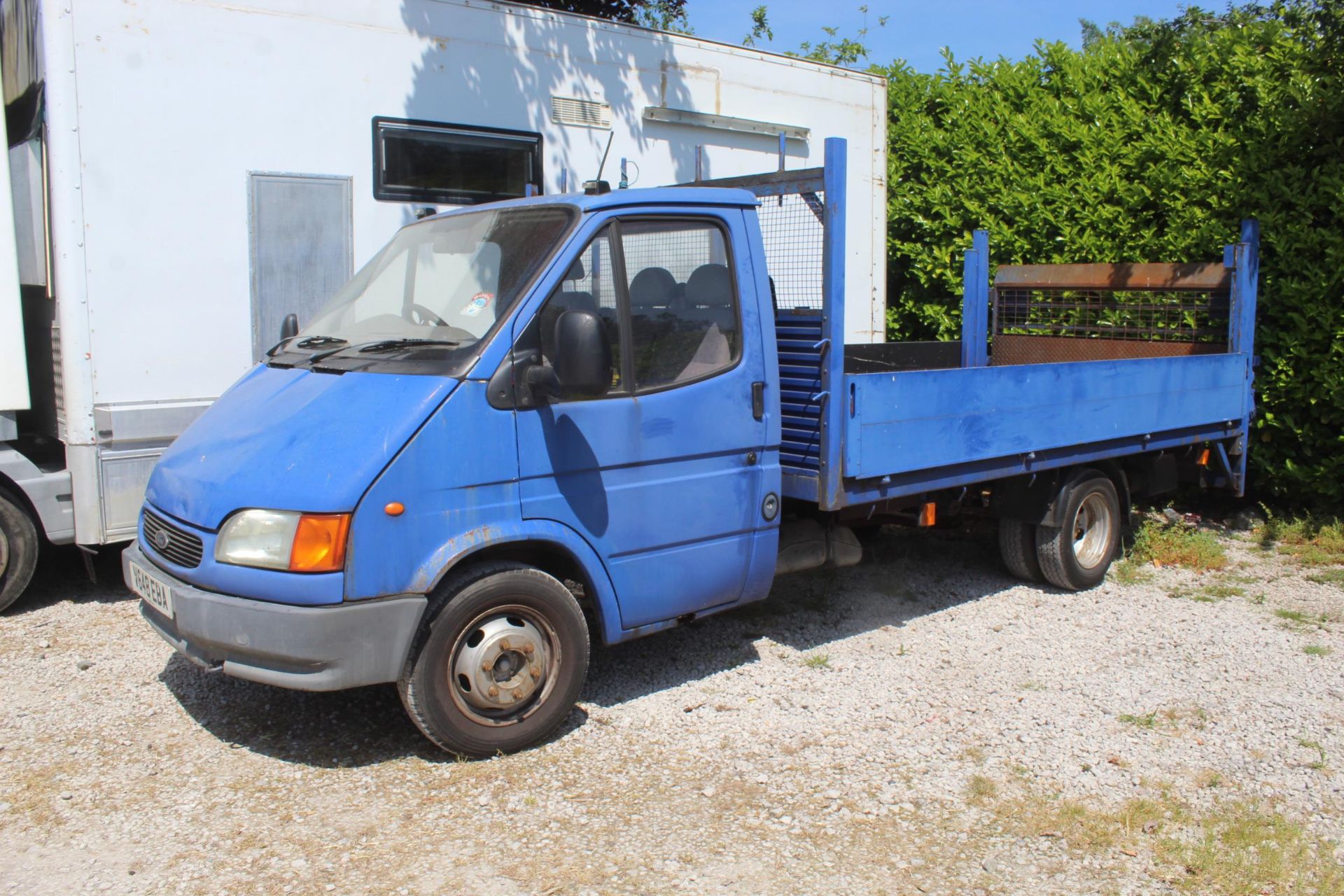 A FORD TRANSIT TIPPER VAN REGISTRATION V648EBA ENGINE GOOD FIRST REG 13/01/2000 NO MOT WHILST ALL