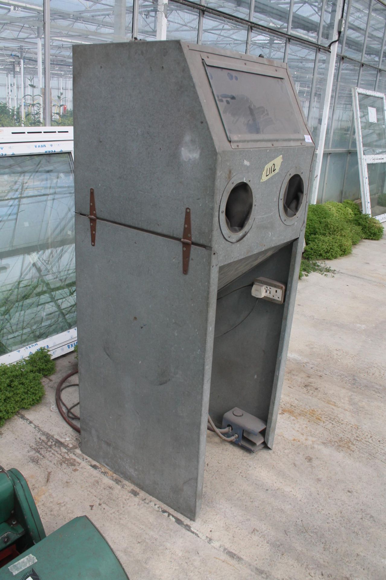 A GALVANISED SHOT BLASTING TANK TO ALSO INCLUDE SOME TOOLS PLUS VAT - Image 2 of 3