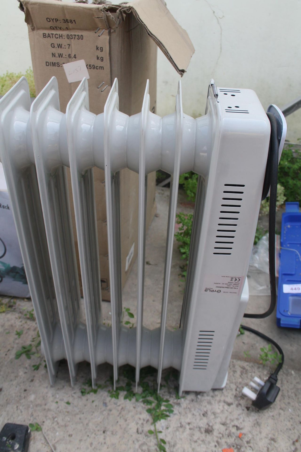 WINE RACK, BUG ZAPPER, RADIATOR NO VAT - Image 4 of 4