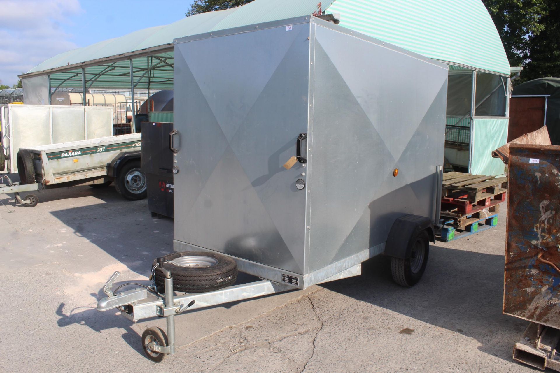 A SINGLE AXLE BOX TRAILER WITH REAR ROLLER SHUTTER DOOR NO VAT