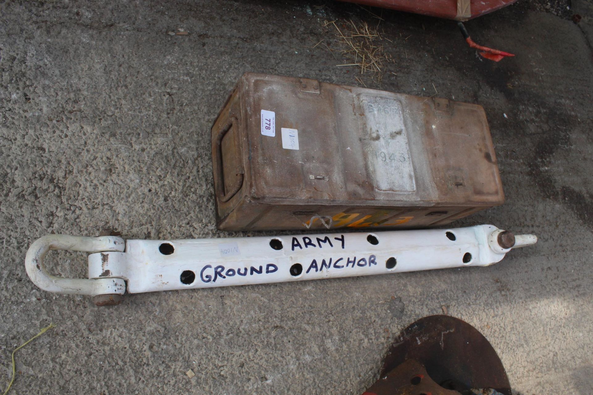 1943 AMMO BOX AND GROUN ANCHOR (HEAVY DUTY) NO VAT