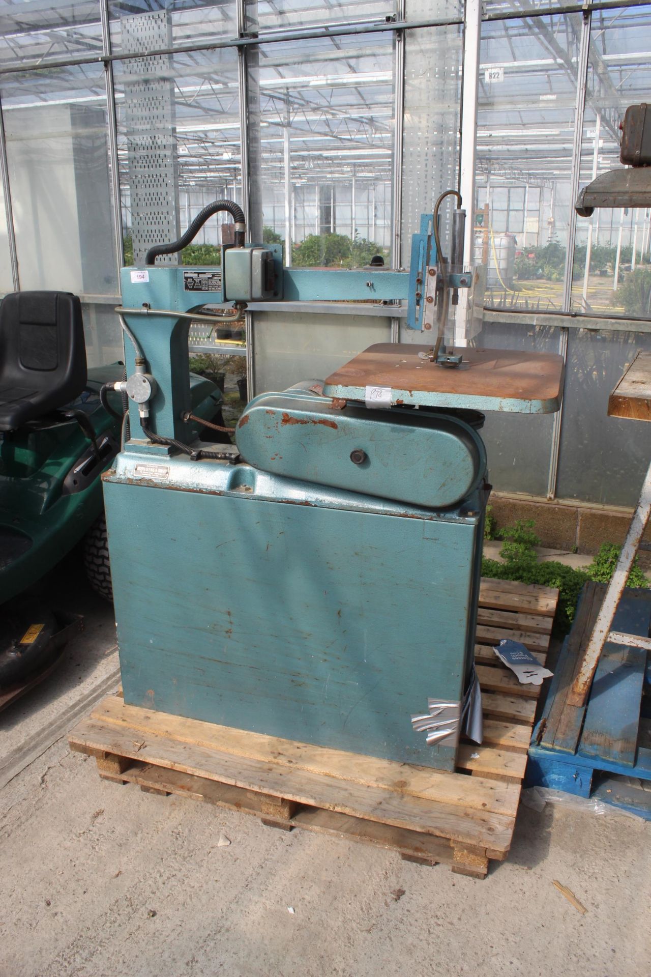 A MEDDINGS MACHINE TOOLS LTD INDUSTRIAL WORKSHOP SCROLL SAW PLUS VAT