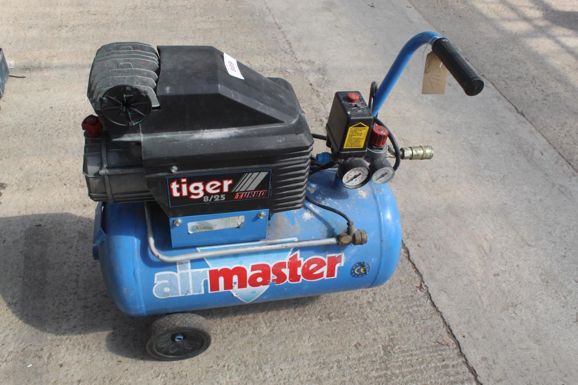 AIRMASTER COMPRESSOR - NO VAT