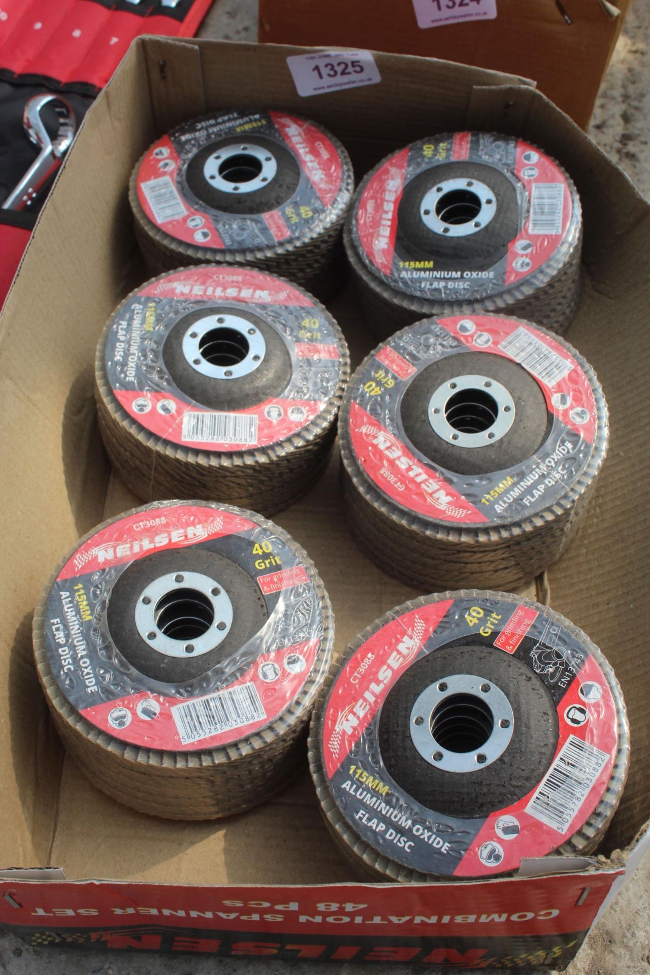 36 SANDING DISCS + VAT