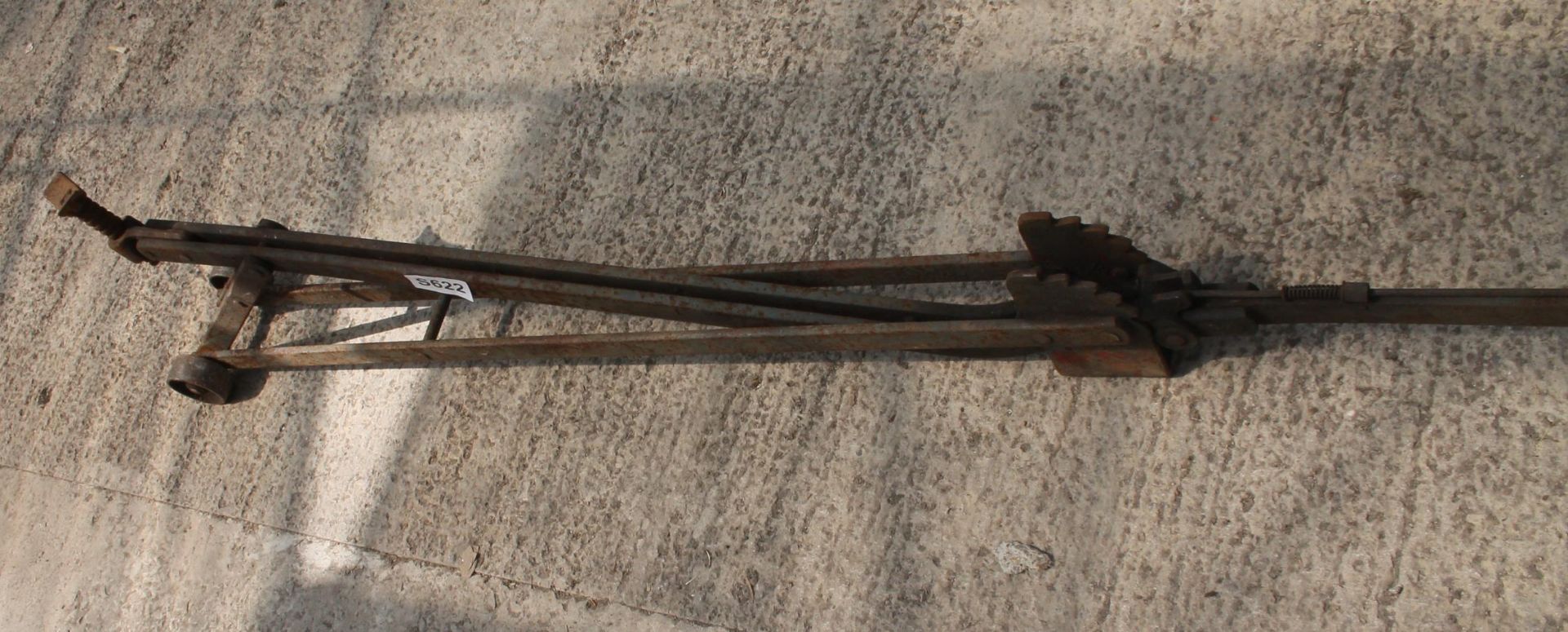 CAR JACK NO VAT - Image 2 of 2