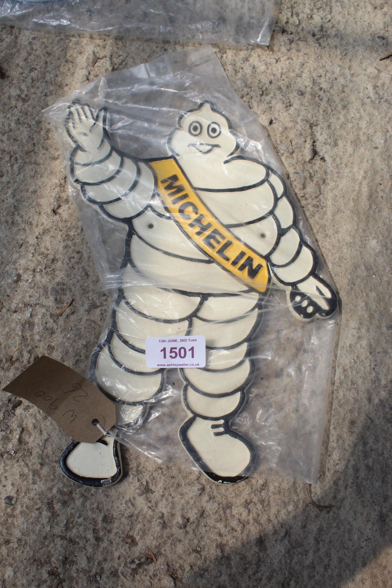 NEW CAST IRON MICHELIN MAN WAVING NO VAT