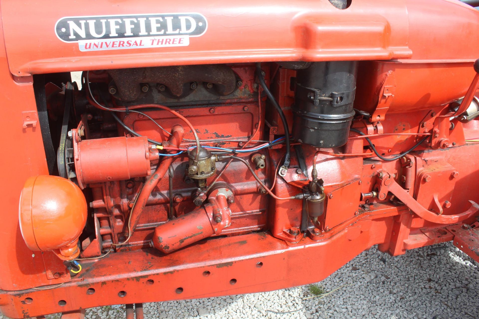 A NUFFIELD UNIVERSAL THREE TRACTOR GOOD ORDER RECENT REBUILD 4 NEW TYRES RE - CON STARTER CLUTCH & - Image 7 of 9