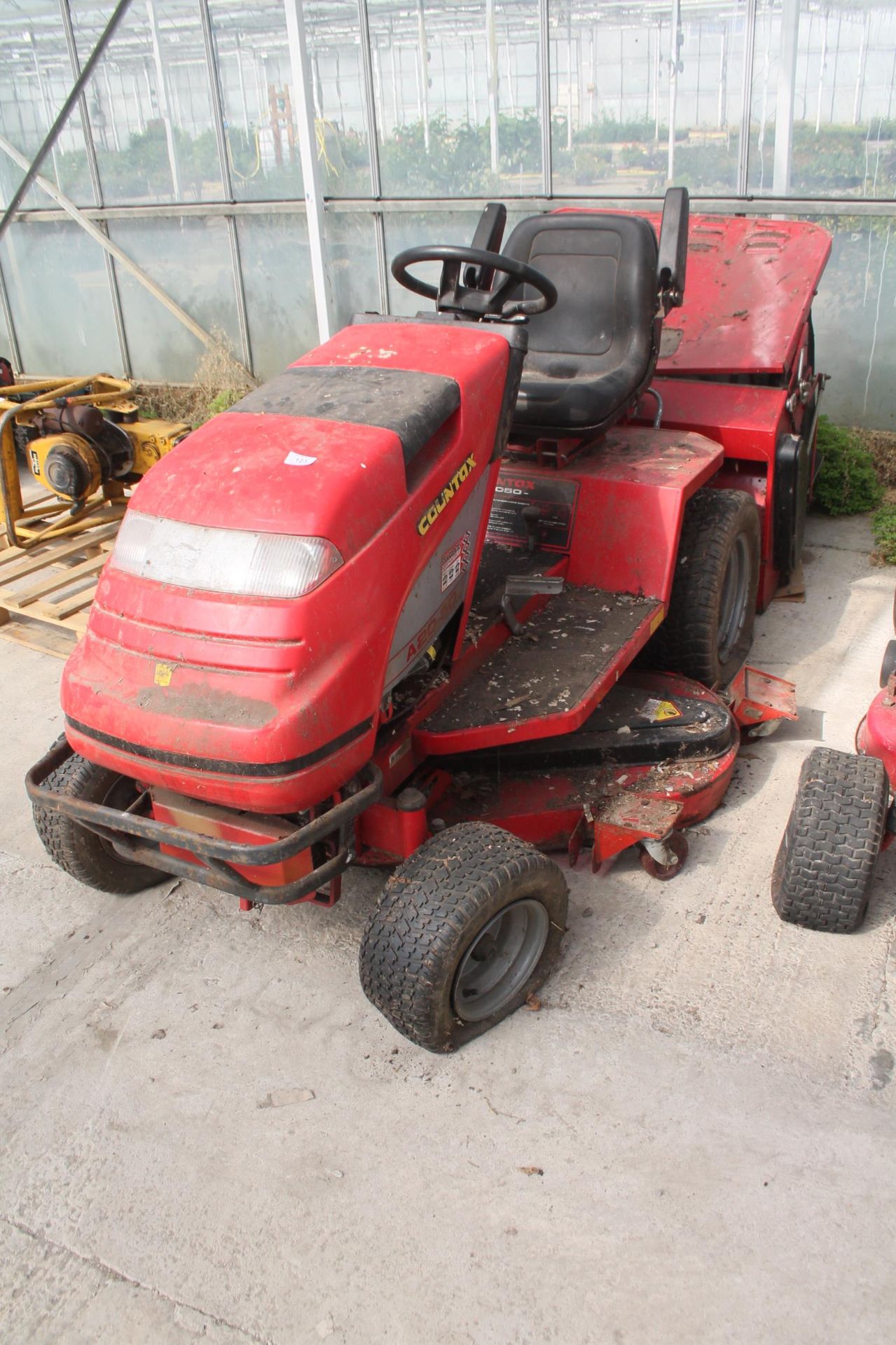 A COUNTAX A20-50 RIDE ON LAWNMOWER COMPLETE WITH GRASS BOX WITH ATTATCHED ROLLER NO VAT